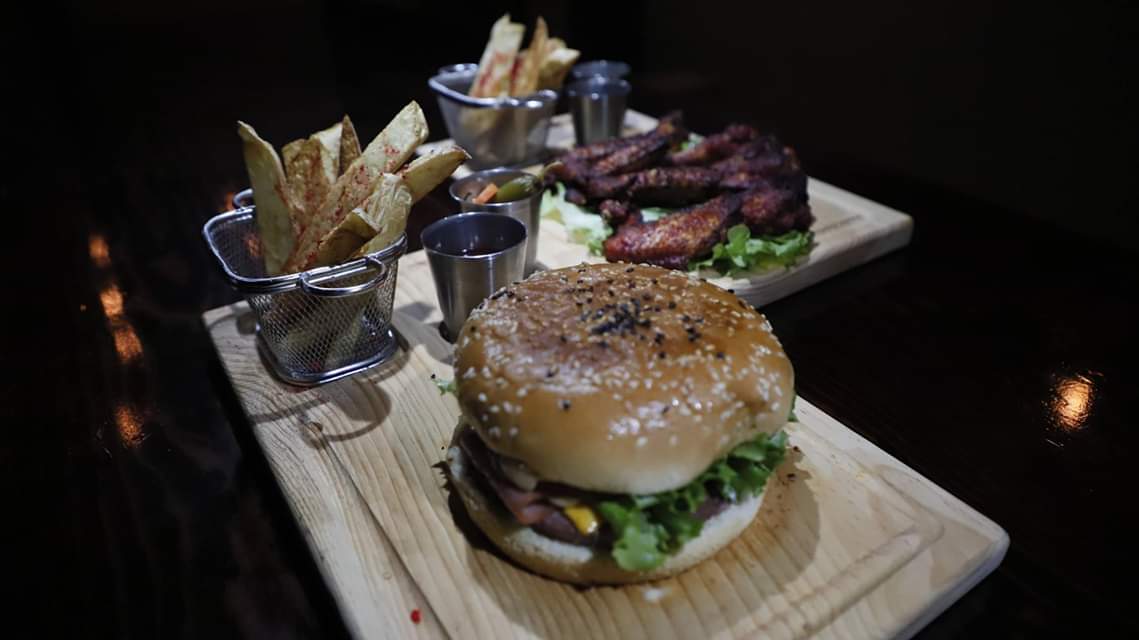 Barra Vieja Tacos, Alitas Y Parrilla image 6