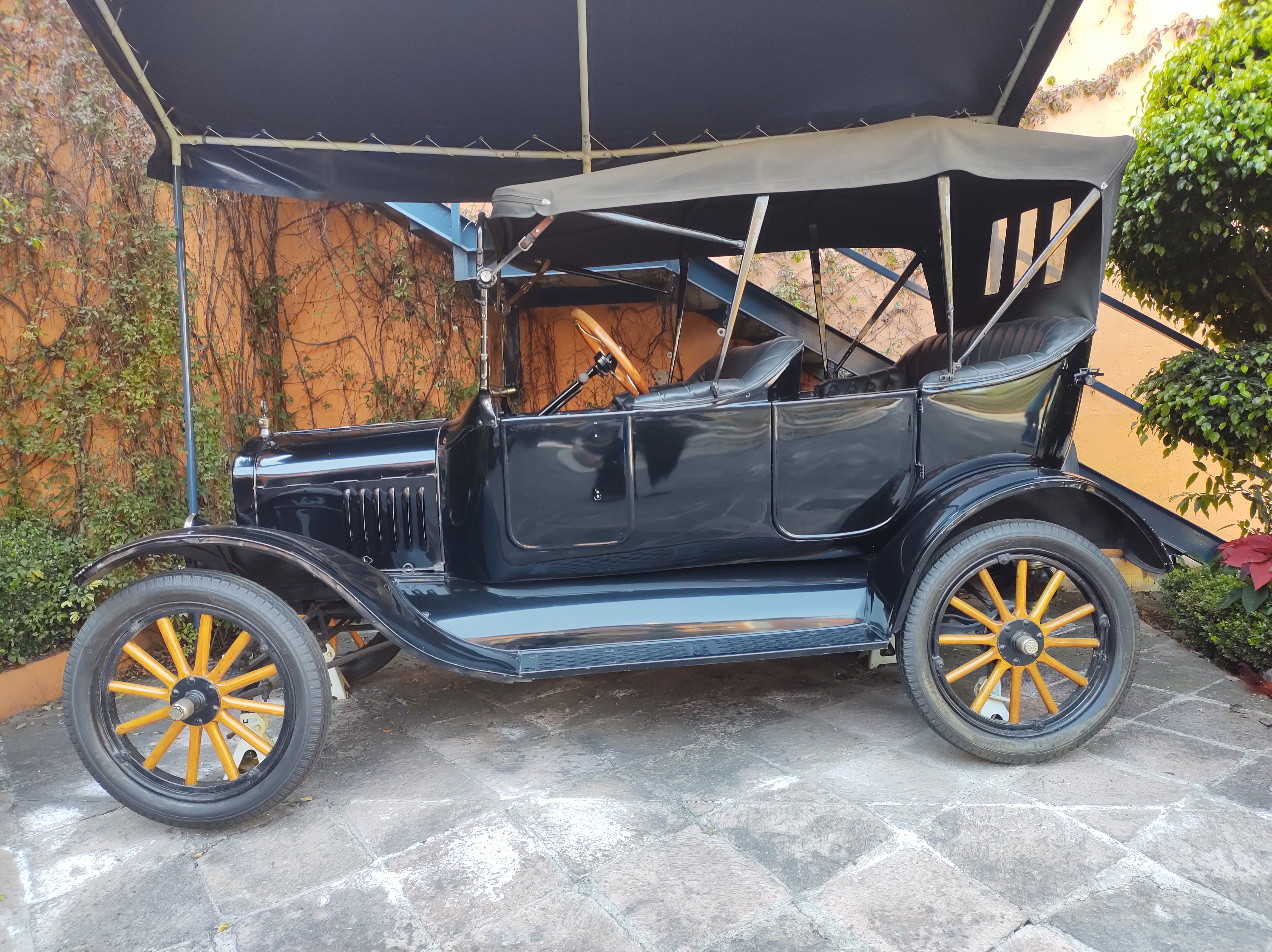 Enrique Restaurant image 5