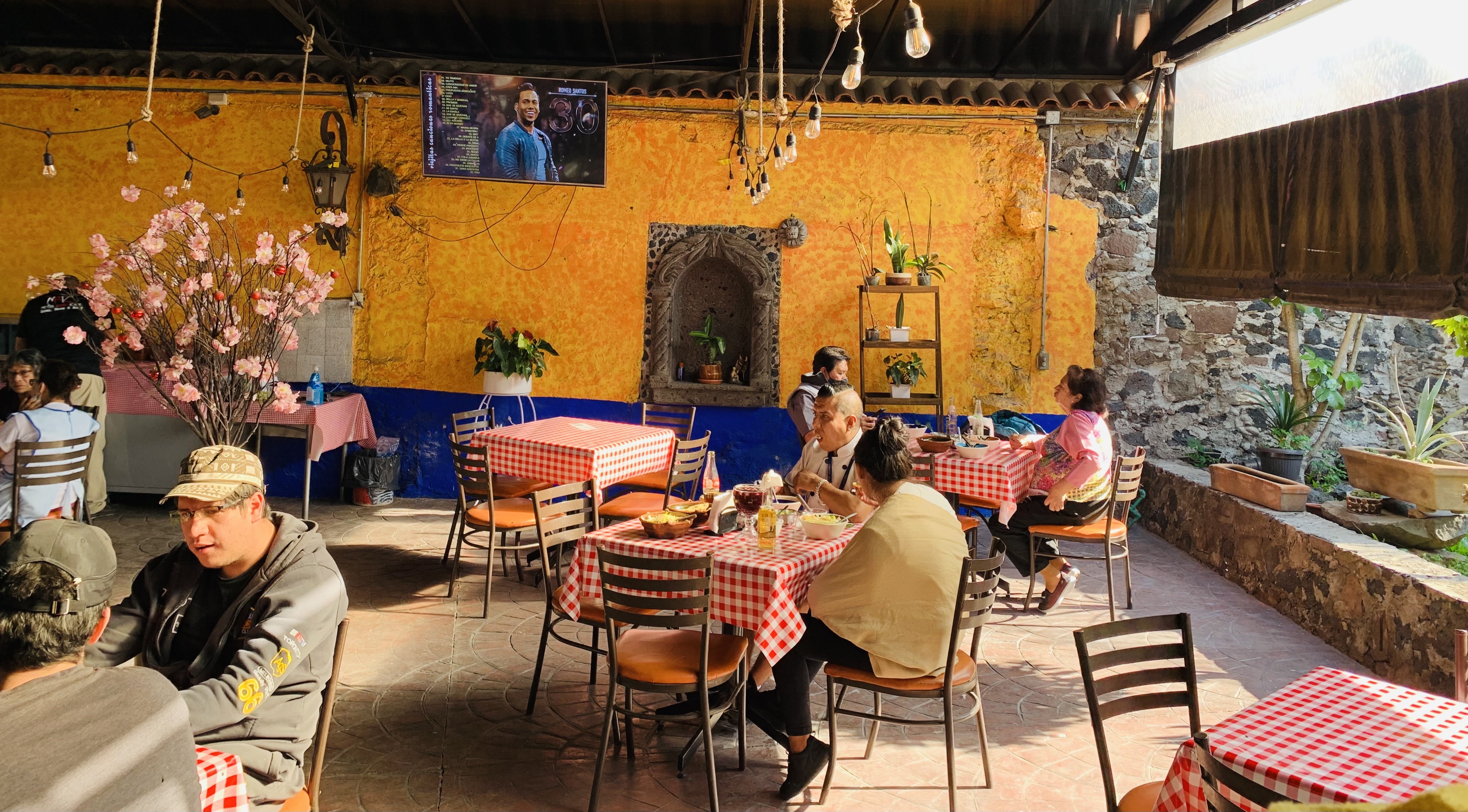 Metal Rose Kafe image 1