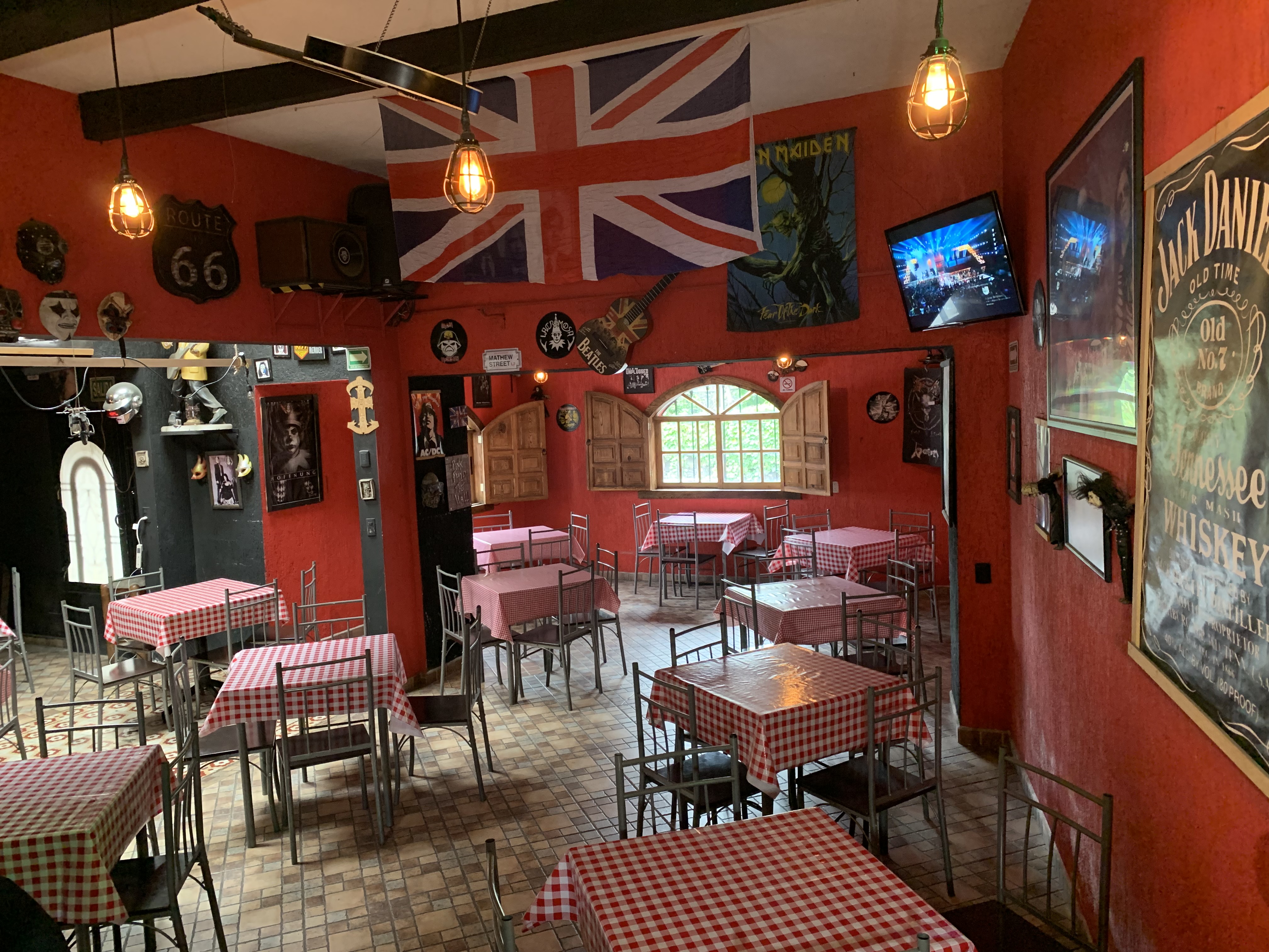 Metal Rose Kafe image 3