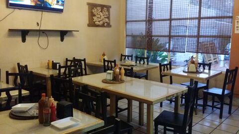 Gueros Pizza image 8