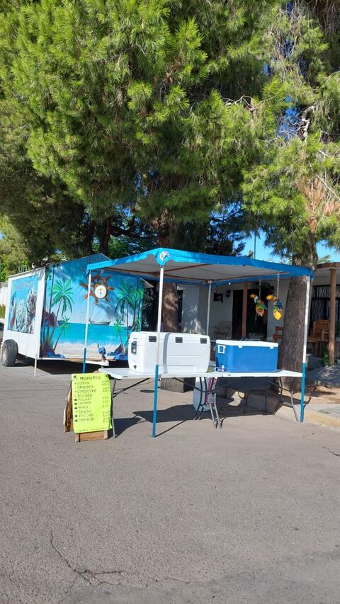 El Mamalon Mariscos image 4