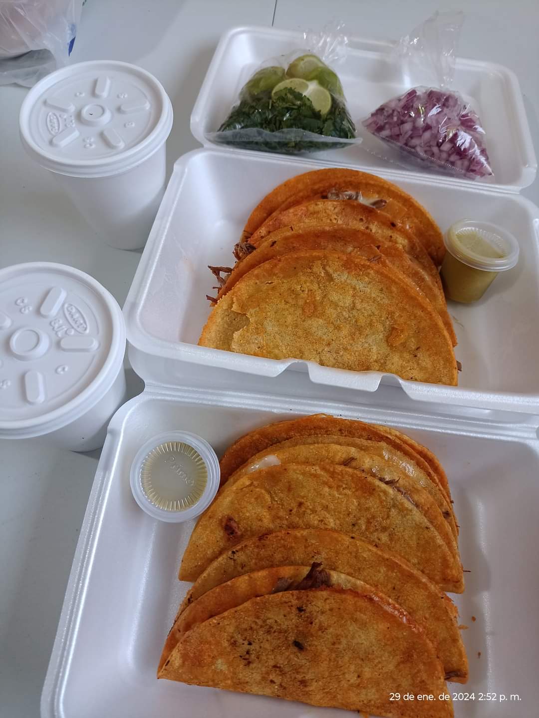 Birrieria saenz image 7