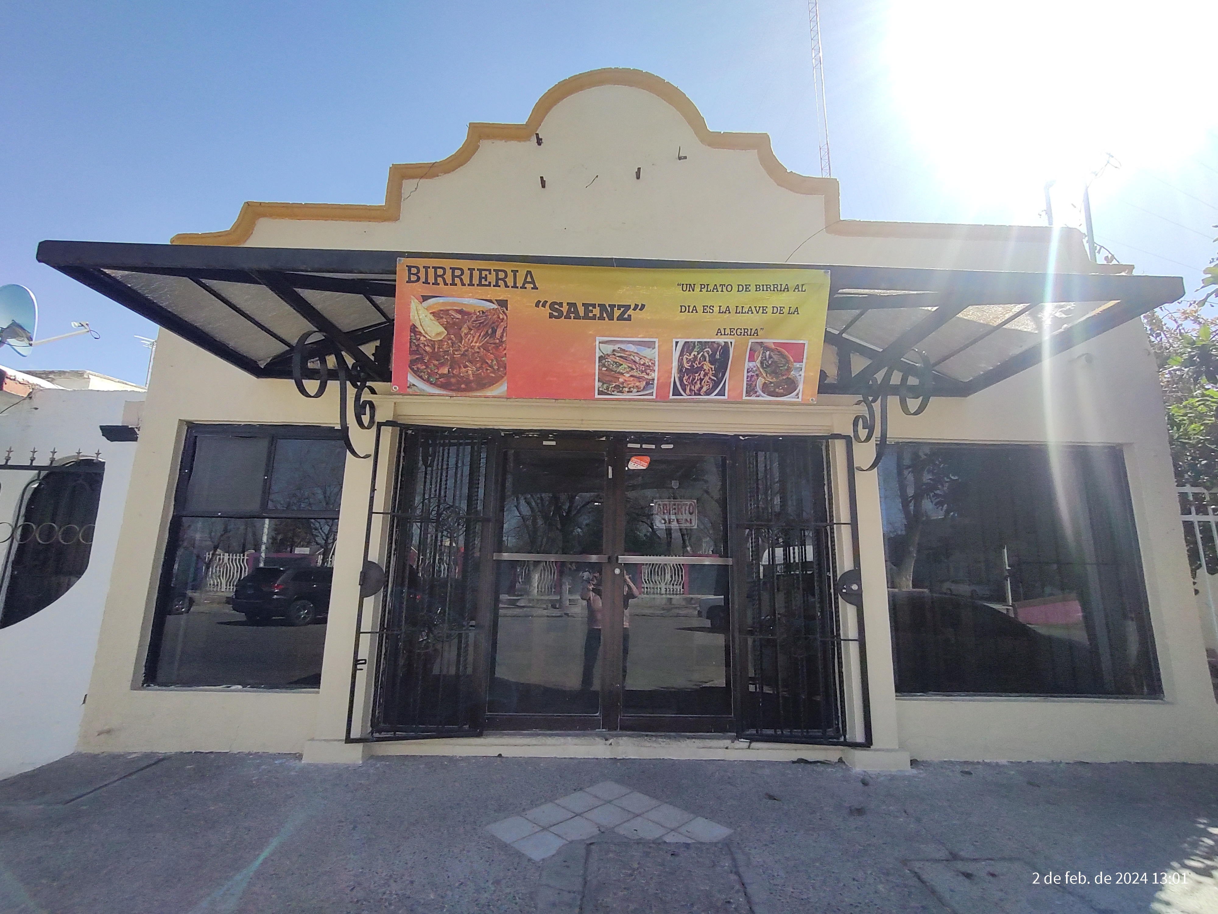 Birrieria saenz image 8