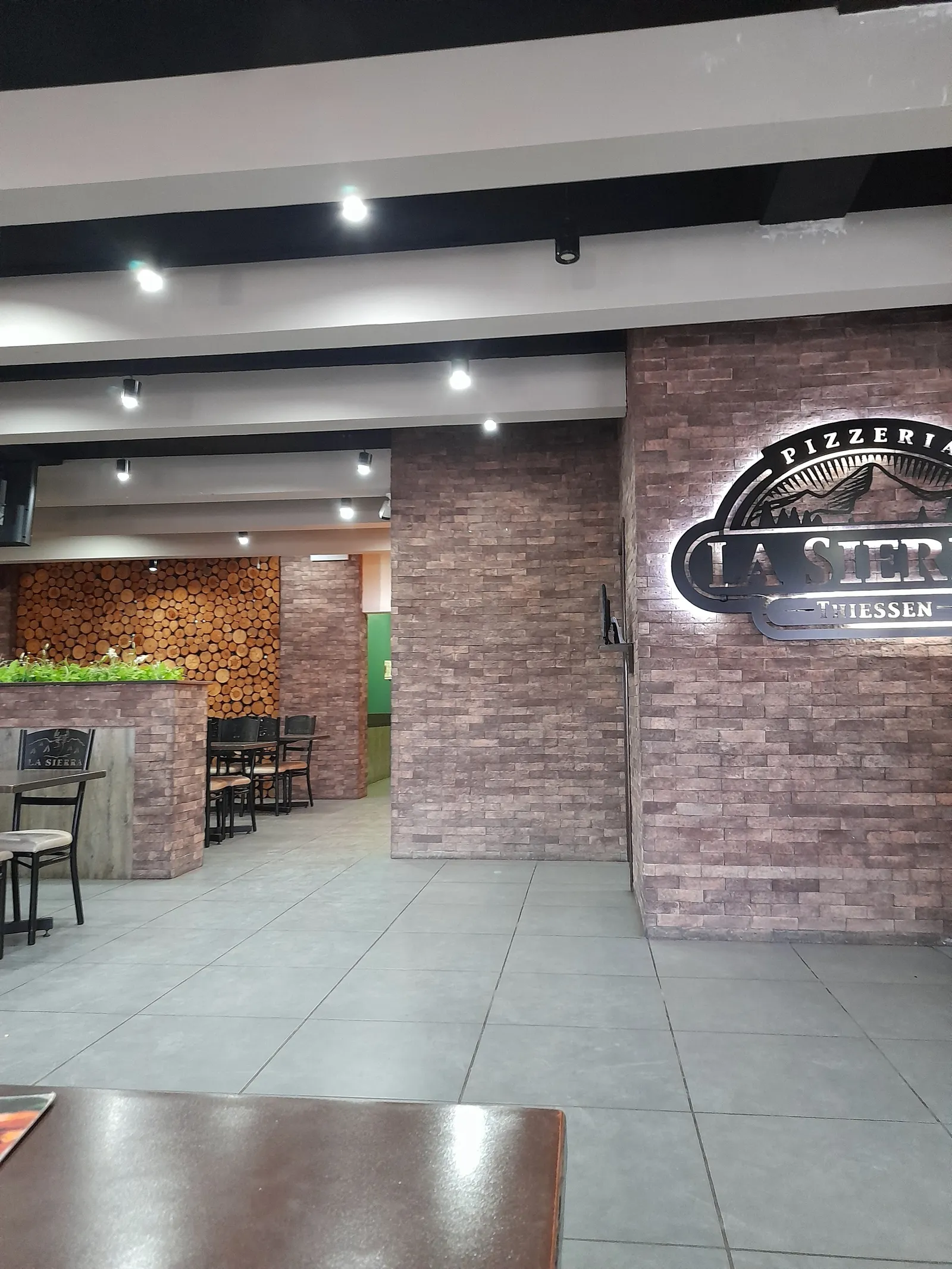Pizzeria La Sierra image 6