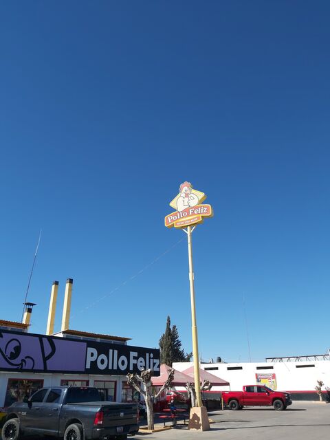 El Pollo Feliz image 5