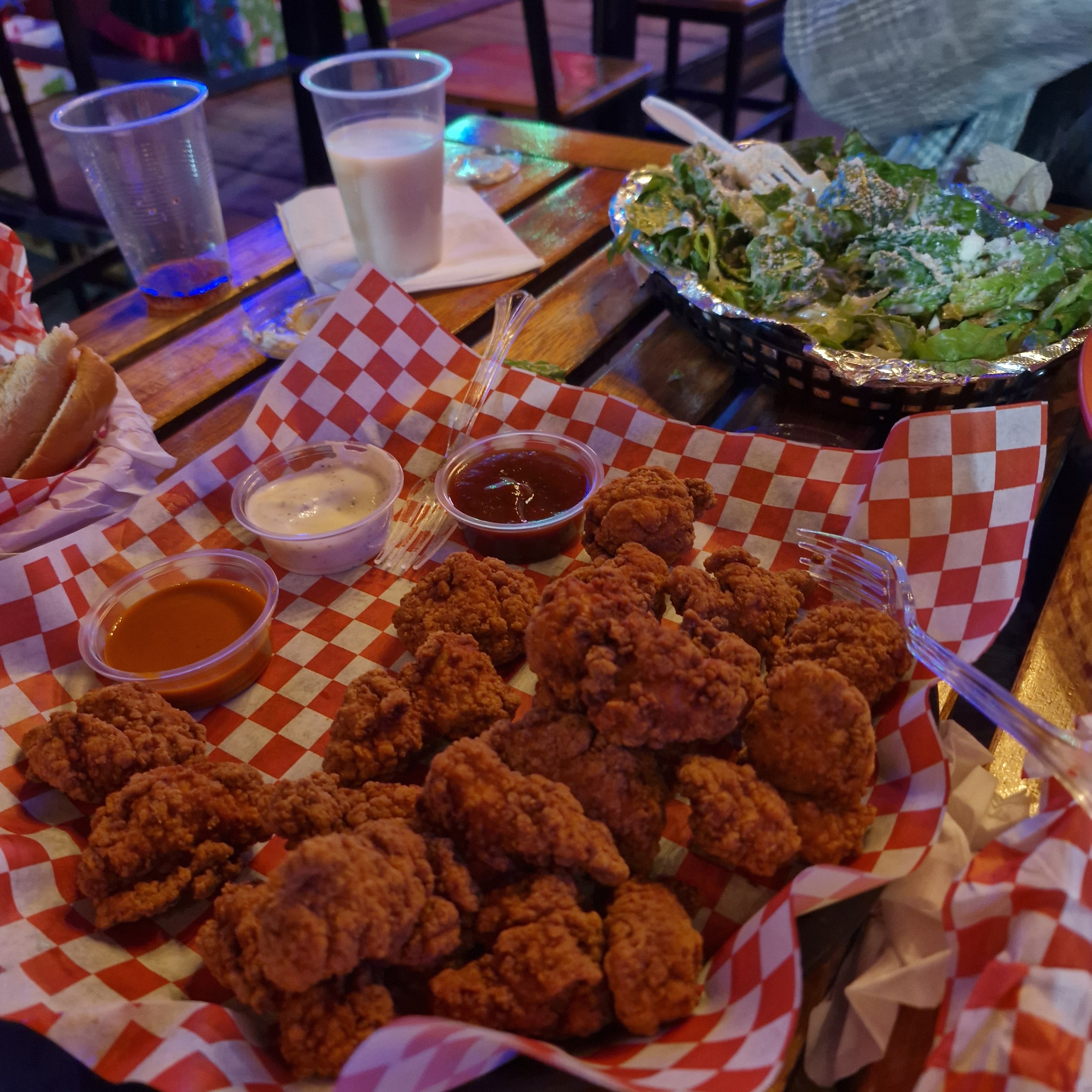 Beverly Burgers Suc. Santa fe PLAZA LA PAJARITA image 10