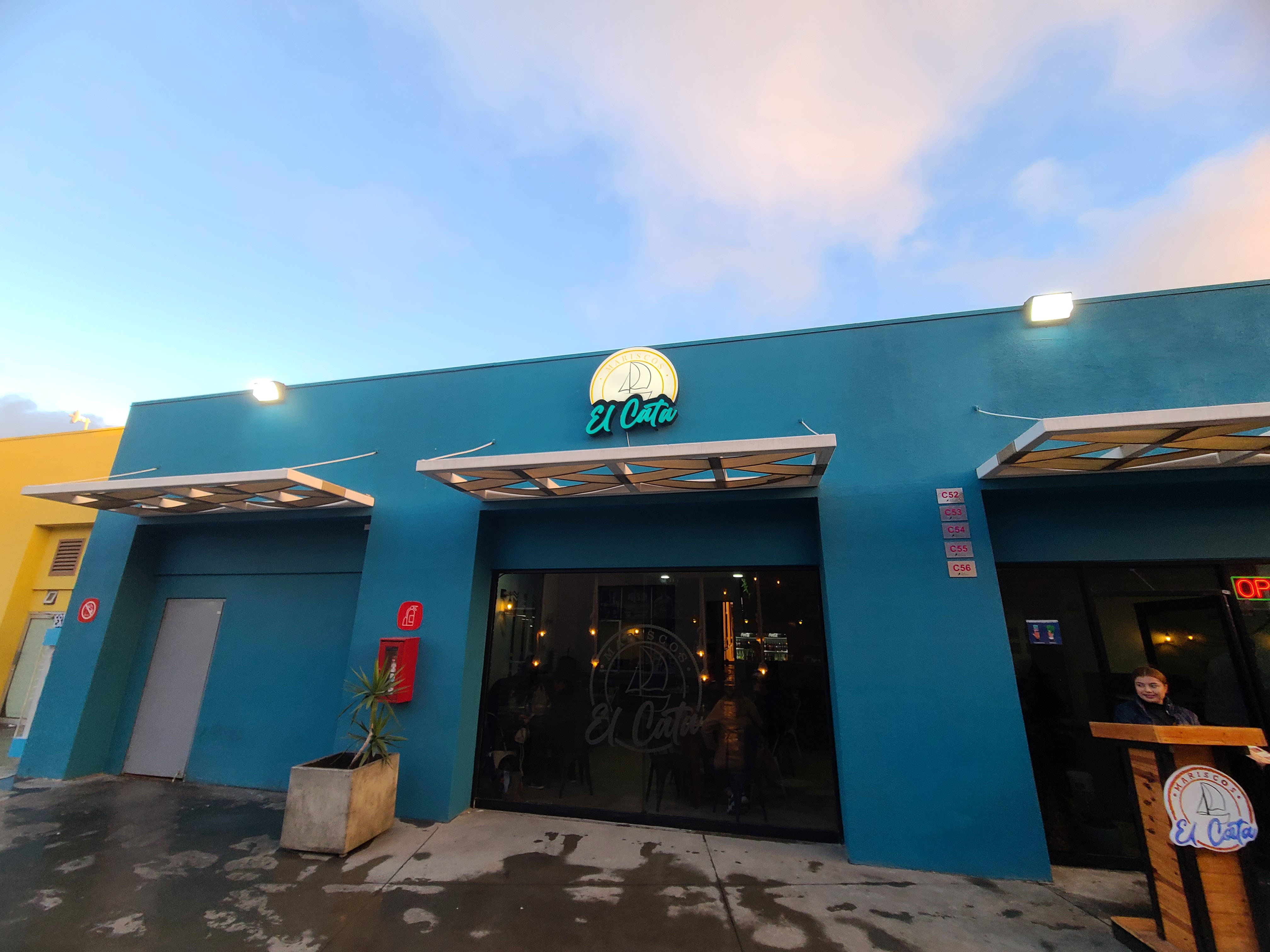 El Cata Mariscos y Cortes Plaza Pajarita image 3