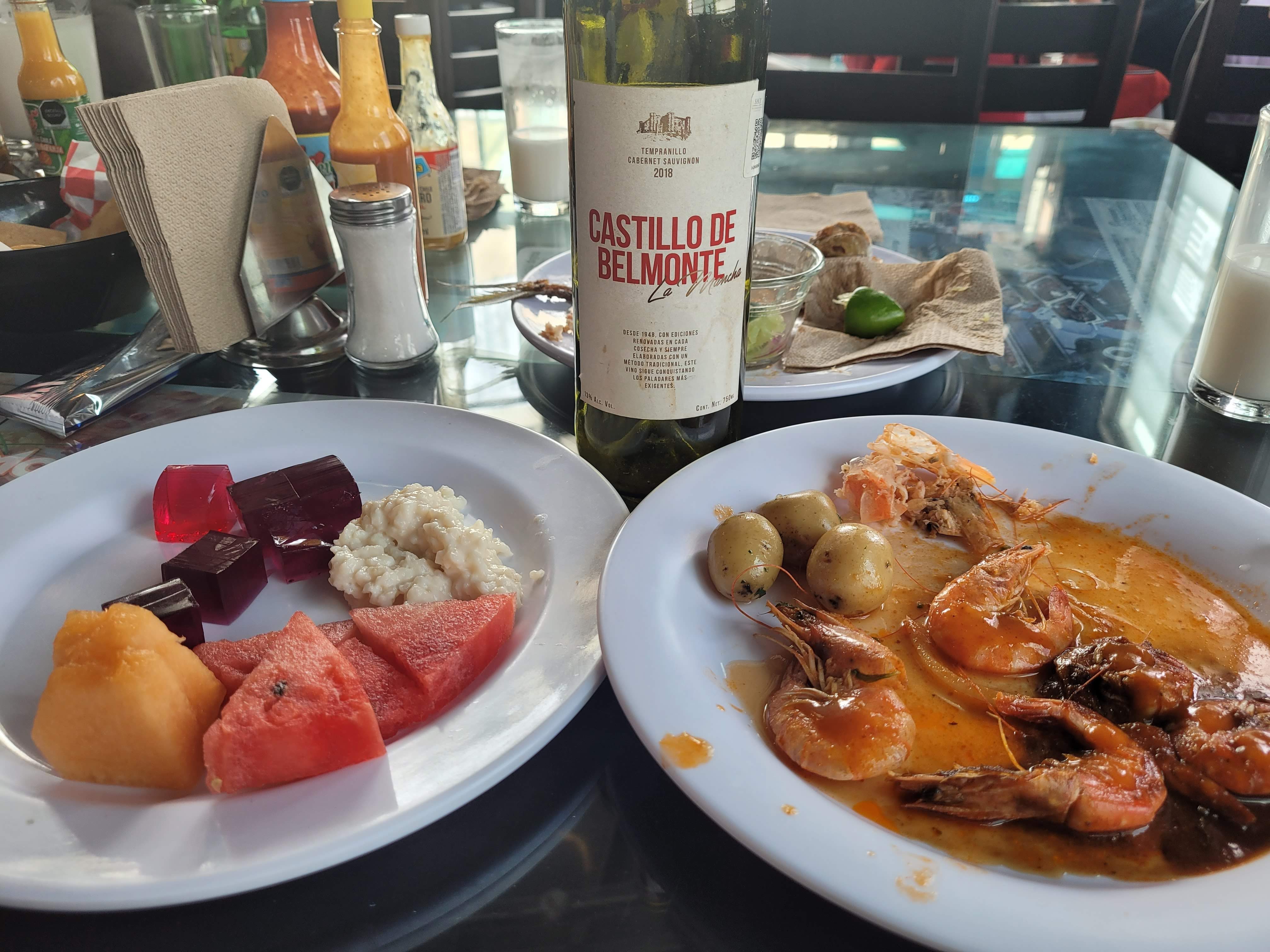 El Tiburón Marisqueria image 9