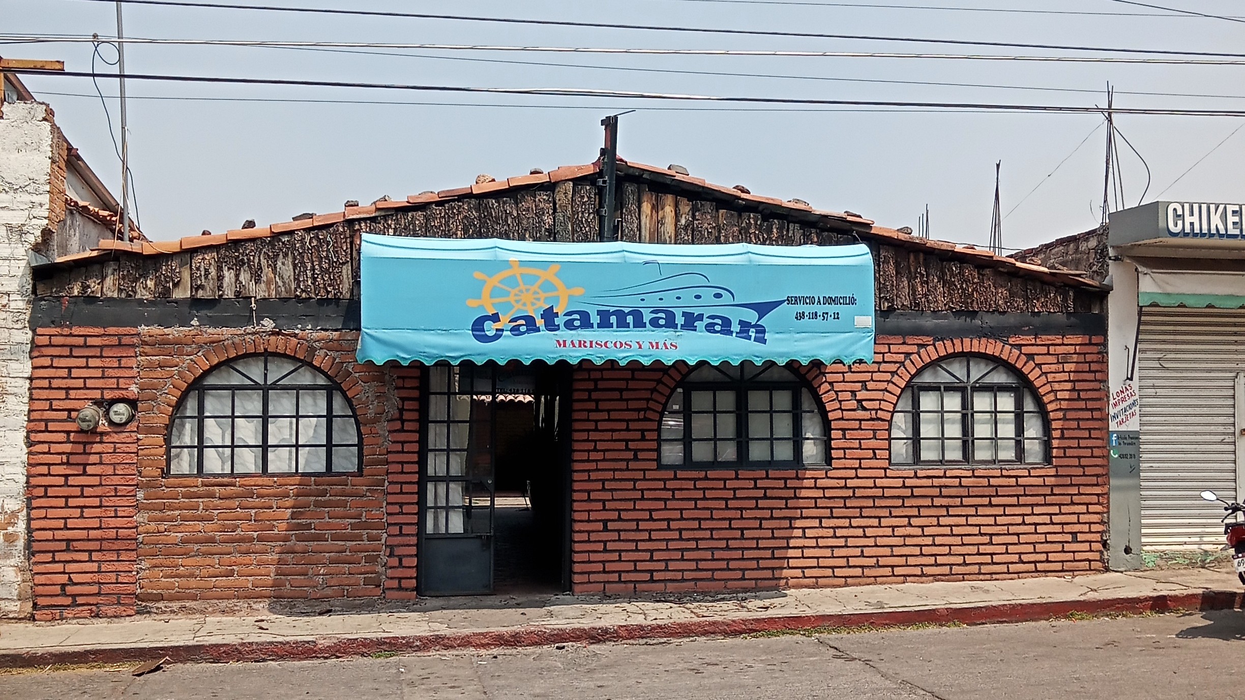 Mariscos y micheladas CATAMARAN image 1