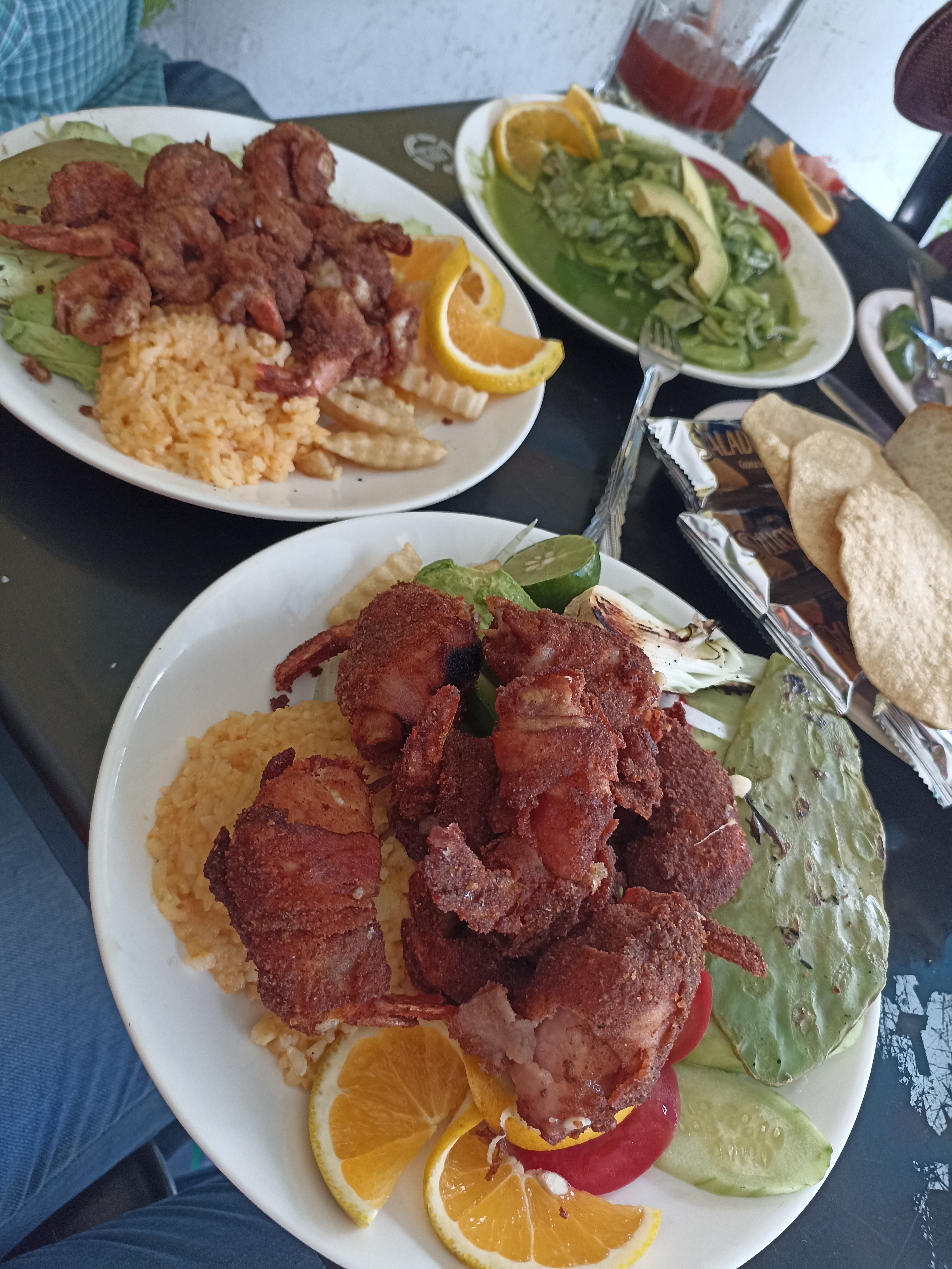 Mariscos y micheladas CATAMARAN image 2