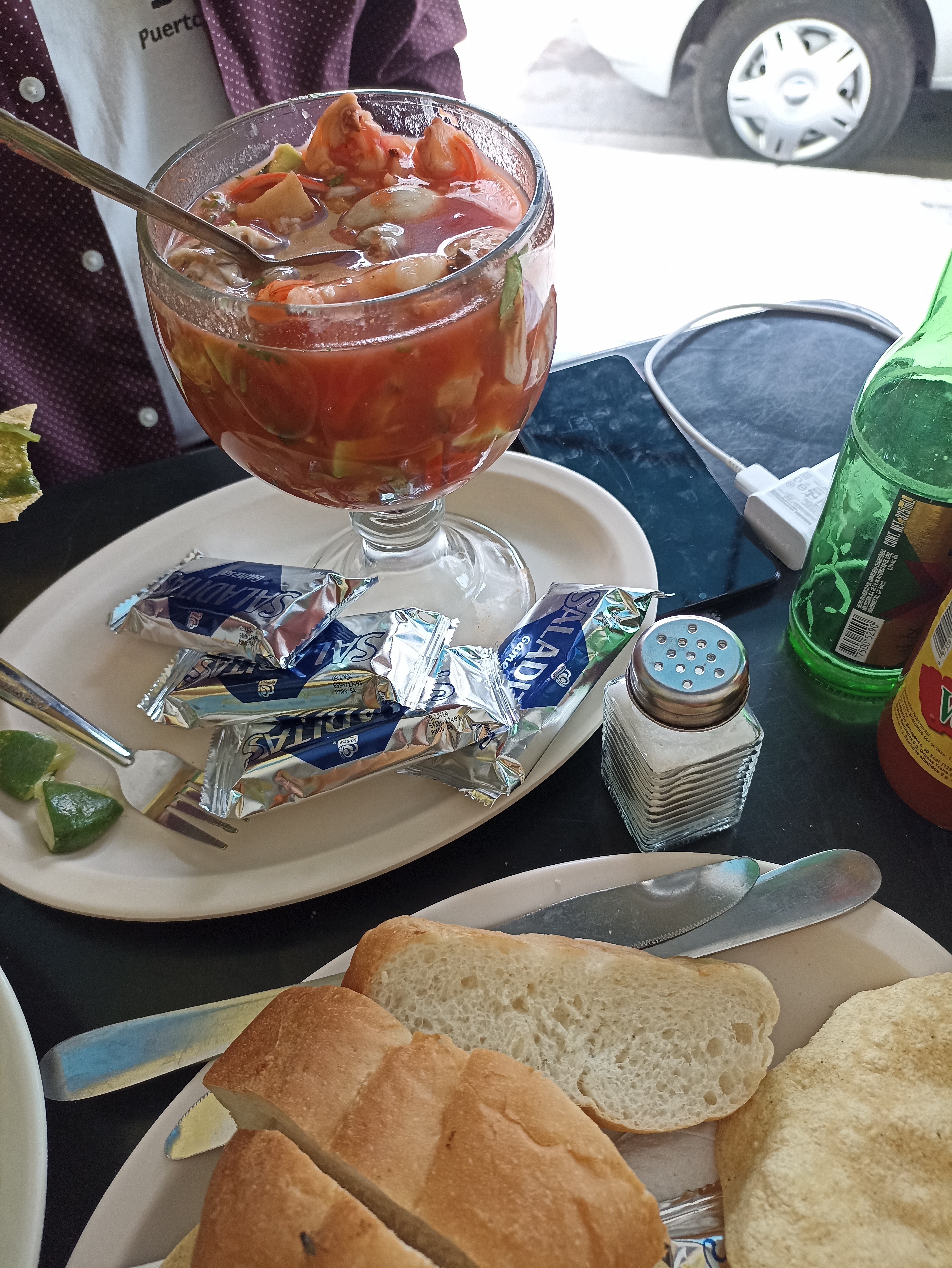 Mariscos y micheladas CATAMARAN image 6