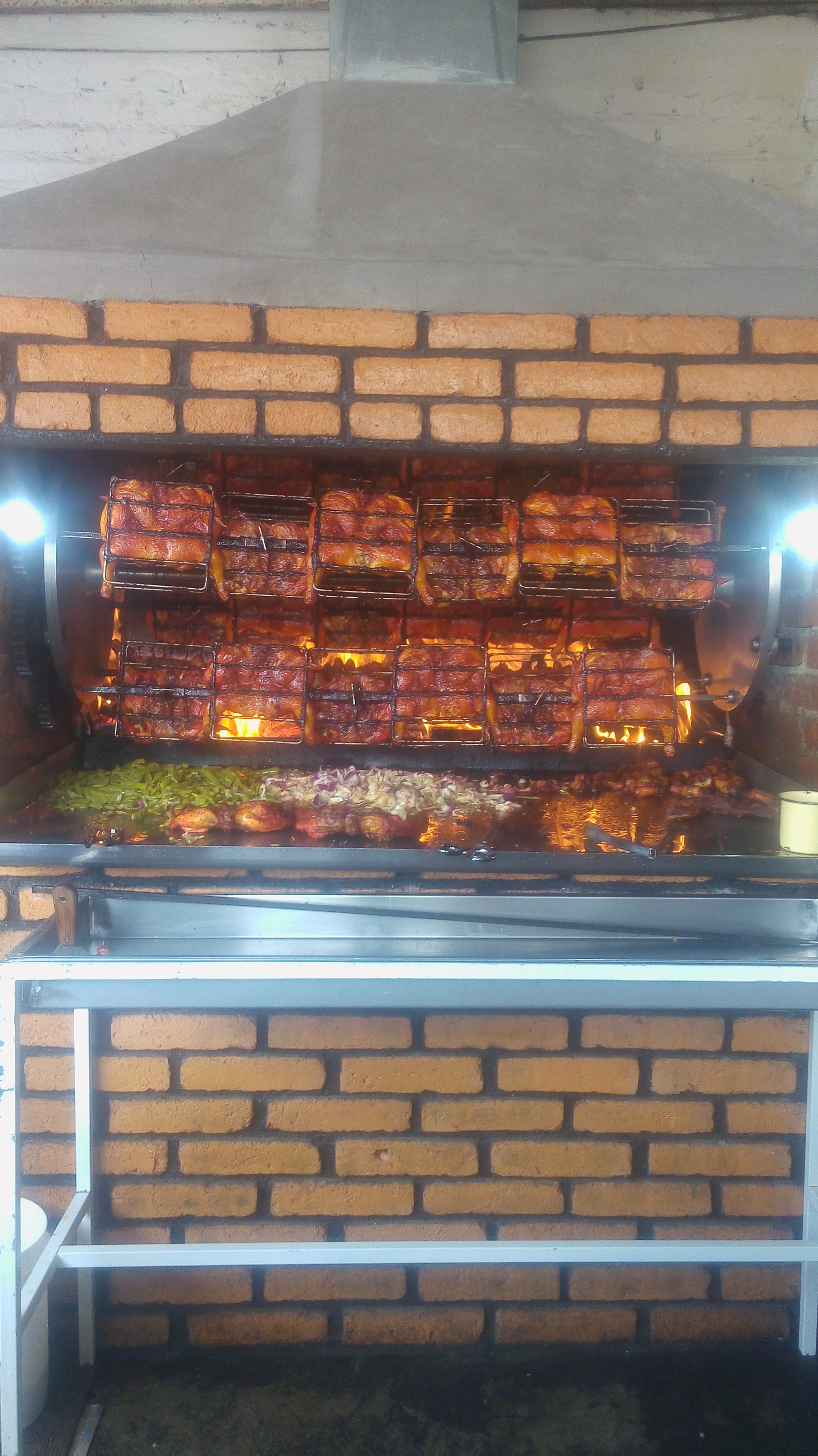 Pollos A La Leña 4 Caminos image 5