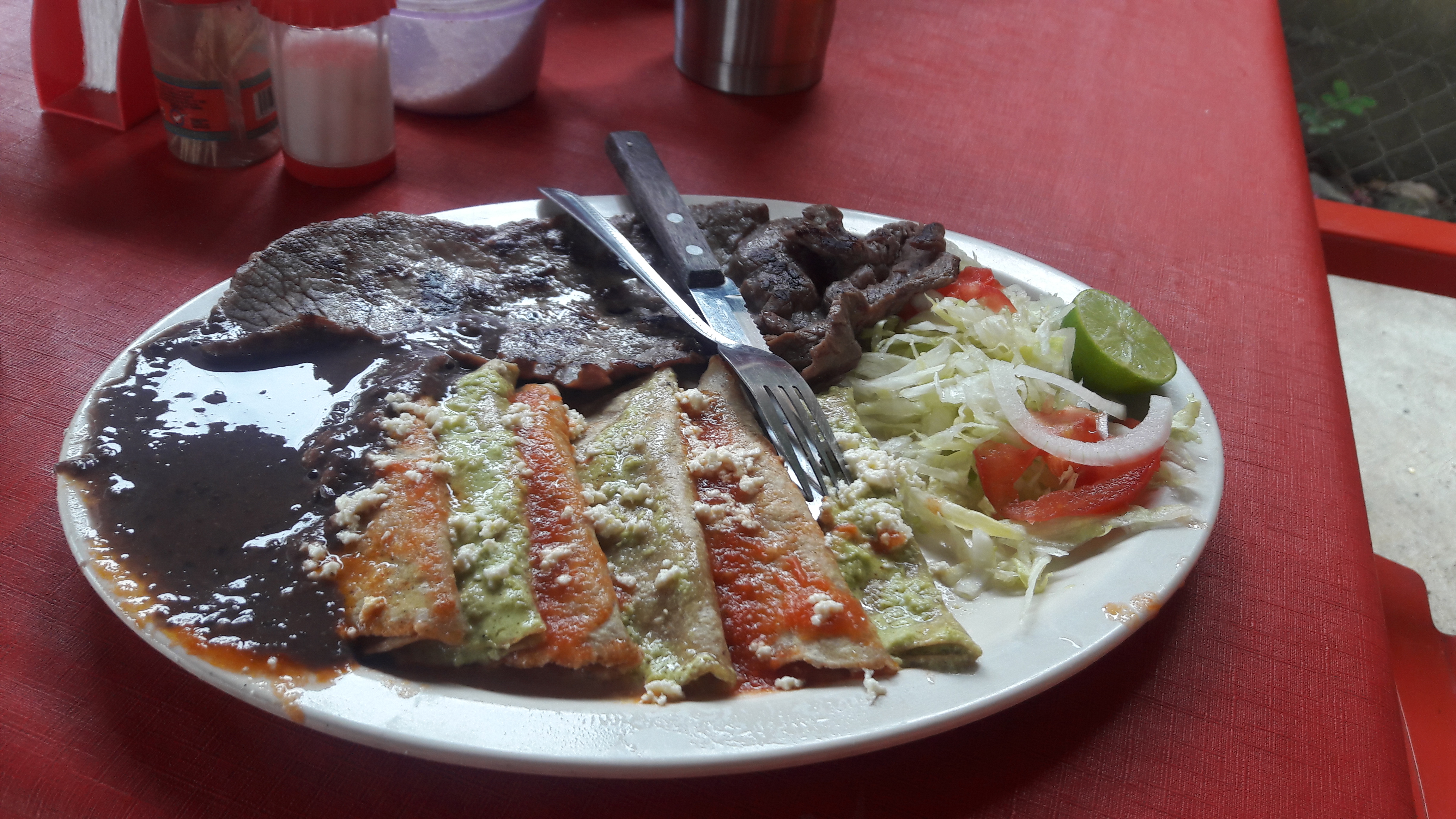 Loncheria Los Gemelos image 3