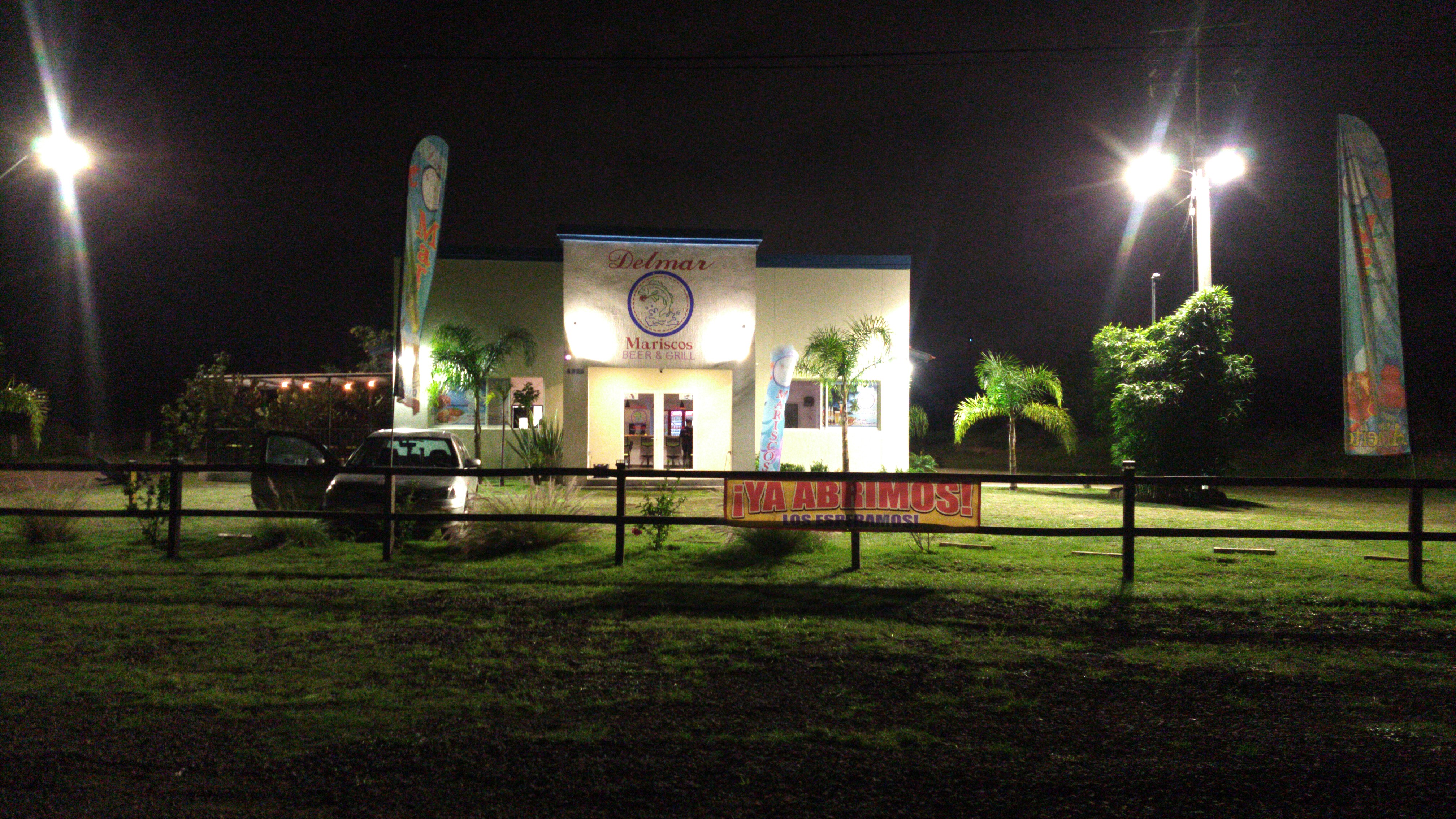 Delmar Mariscos, Beer, Grill & Sushi image 2