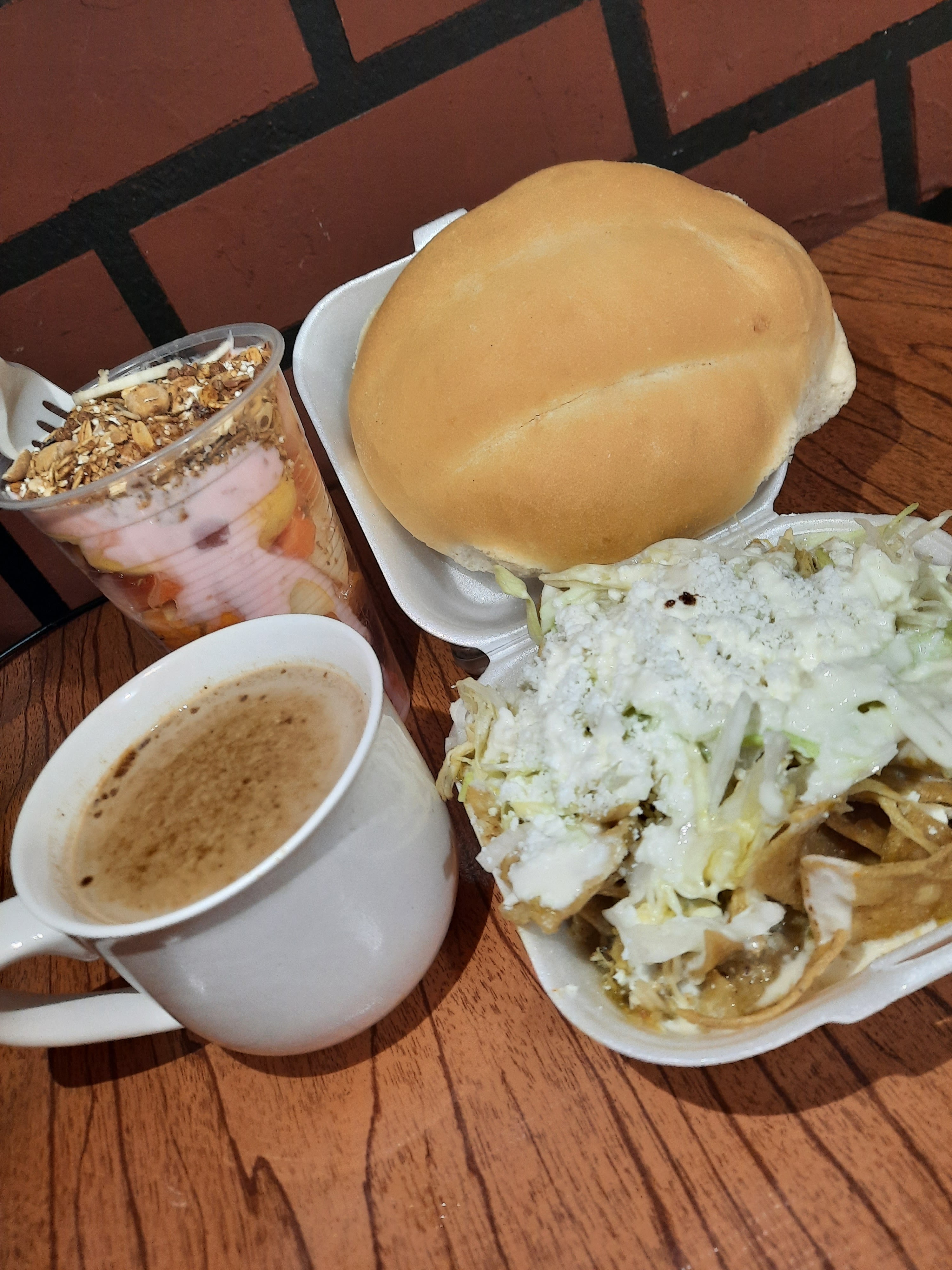 Gutis and Juanchis image 6