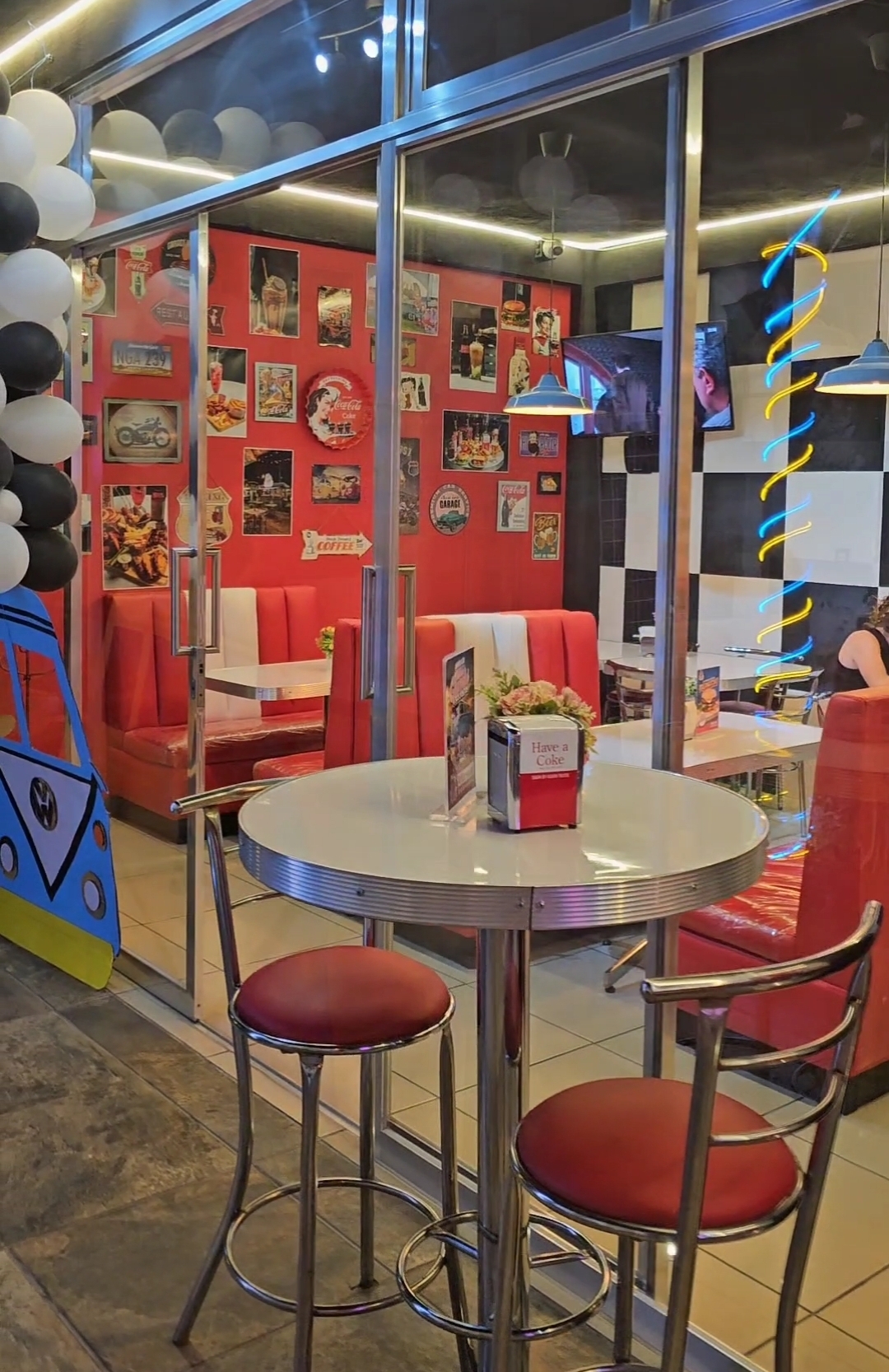 Uva's Retro Place image 5