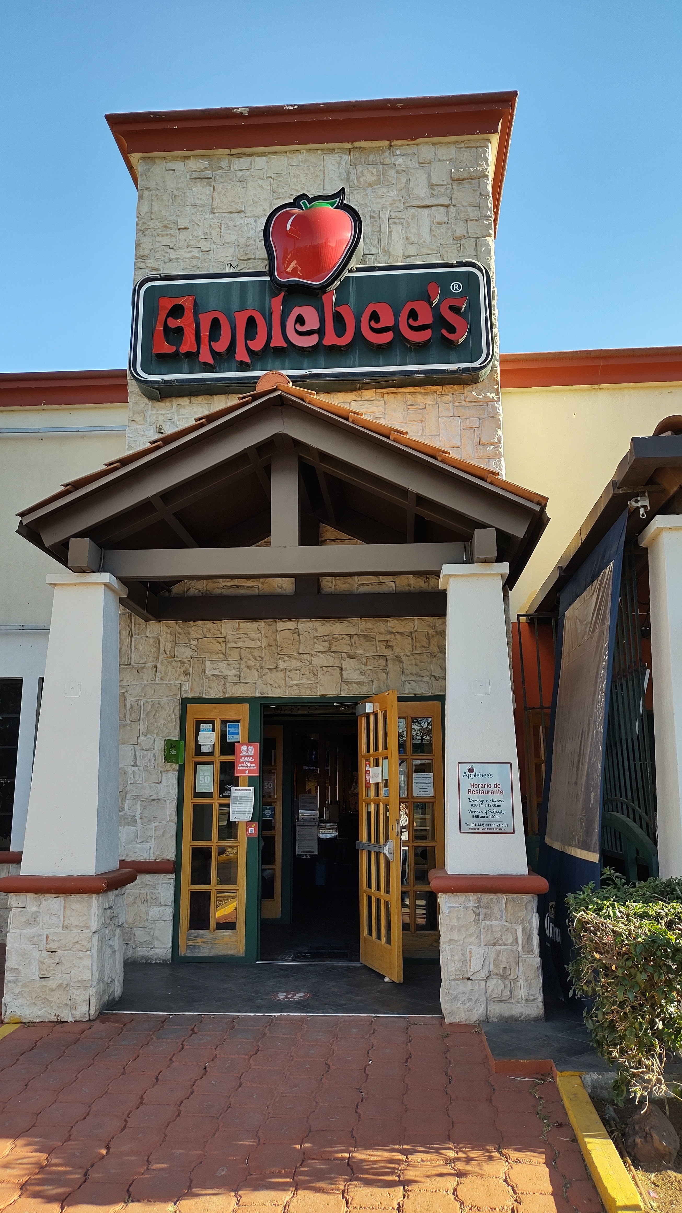 Applebee's image 1