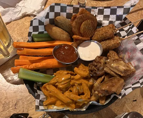 Las Alitas image 3