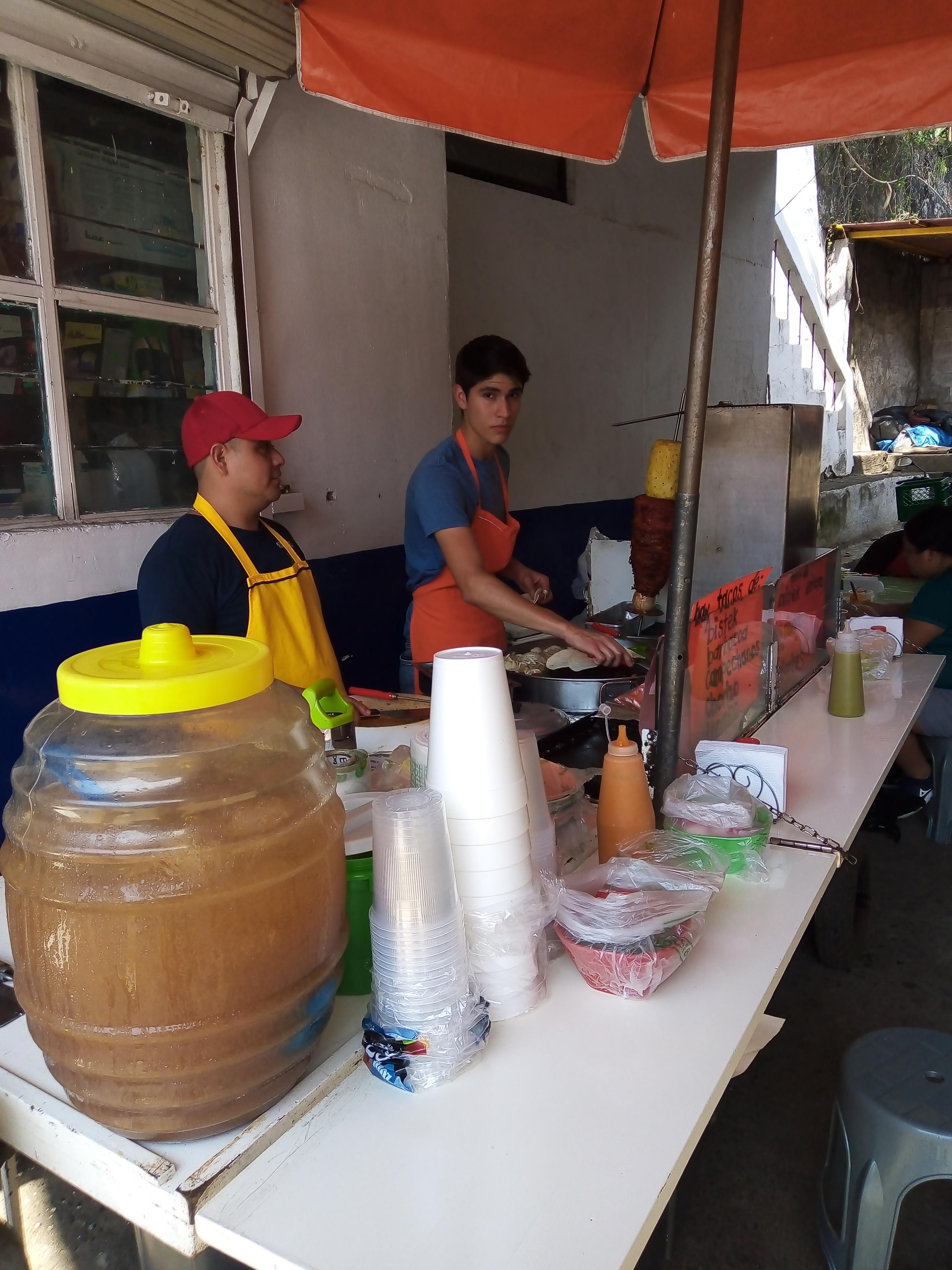 Taqueria TACOSTE siempre ala orden image 2