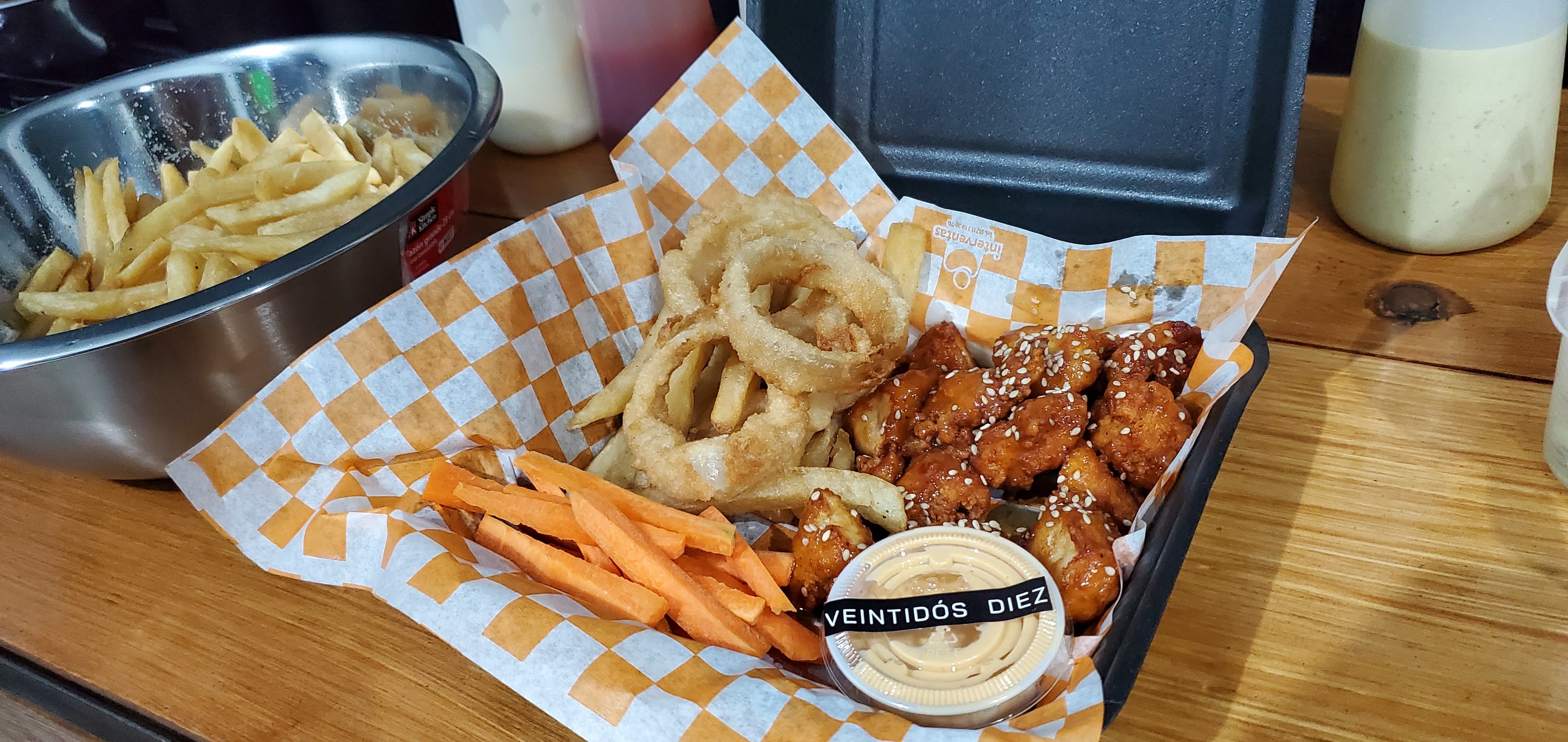 VEINTIDÓS DIEZ image 1