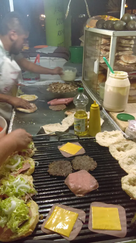 hamburguesas Estilo Santtos image 7