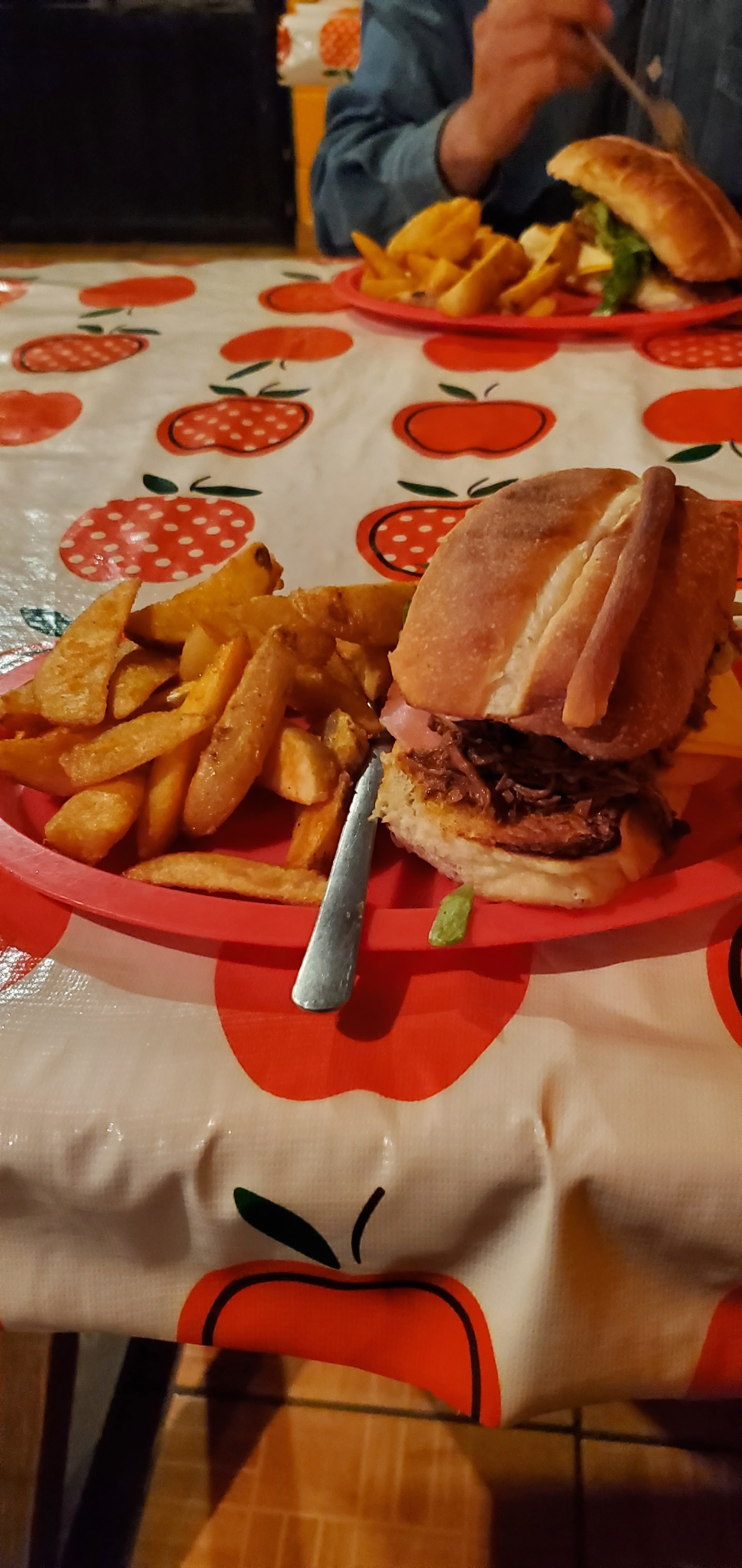 tortas y hamburguesas Esme image 5