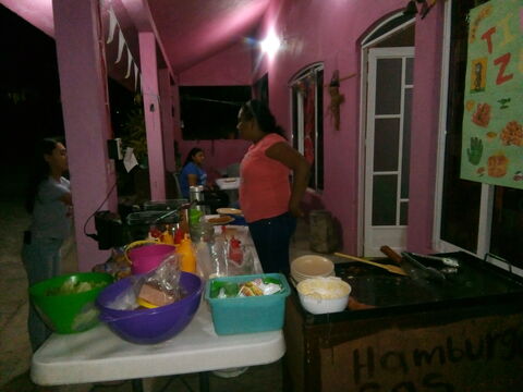 LILI'S BURGUER image 4