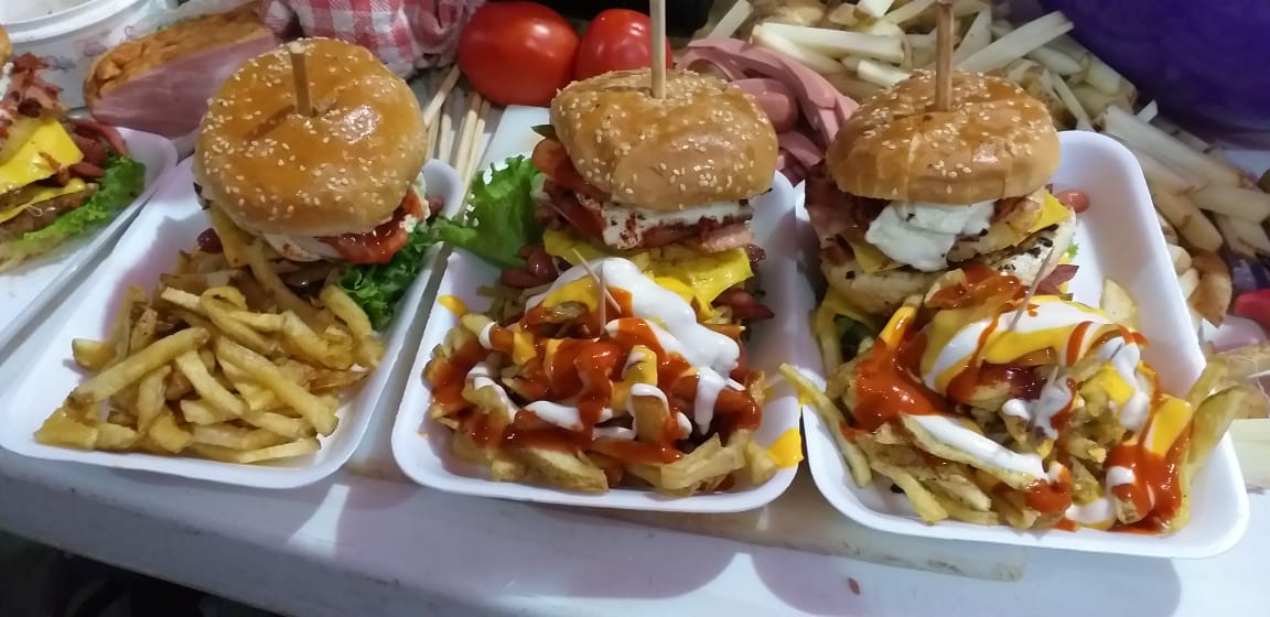 LILI'S BURGUER image 6