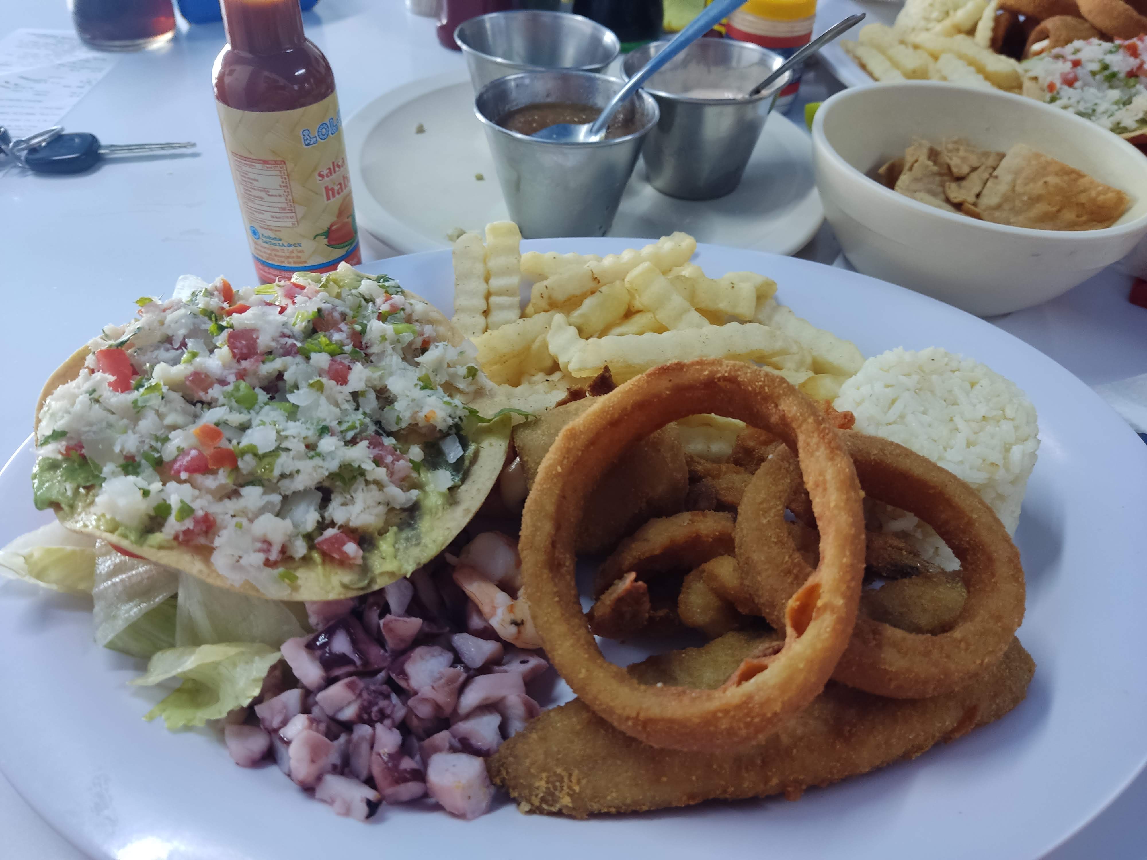 Mariscos "El Puerto" image 2