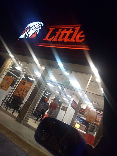 Little Caesars Pizzas San Roque image 5