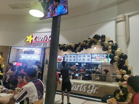 Carl's Jr. image 5