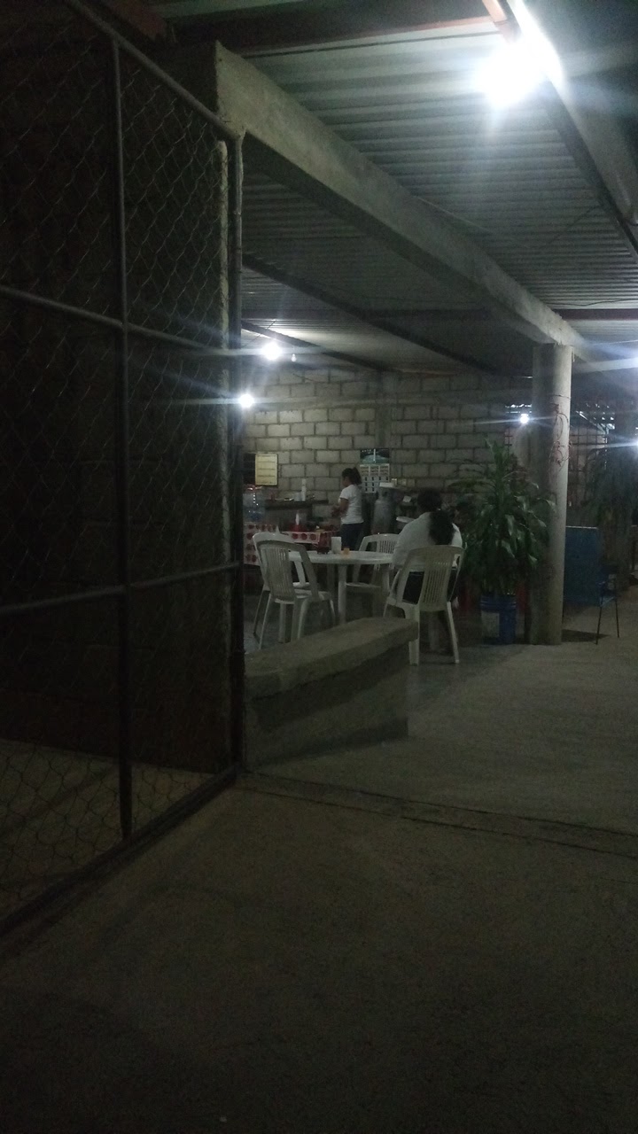 cenaduria tres faros image 3