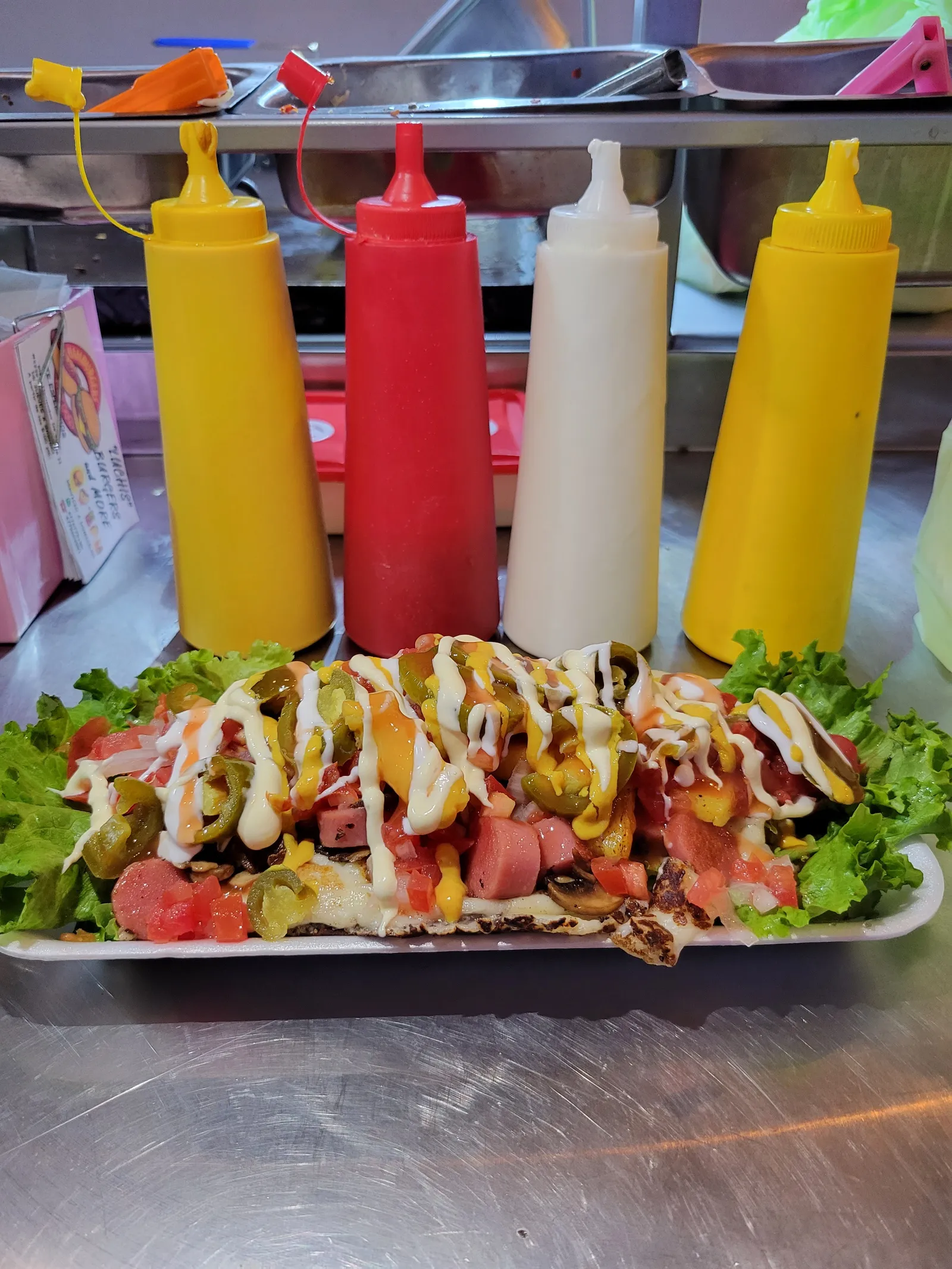 "Luchis" burgers and more image 2