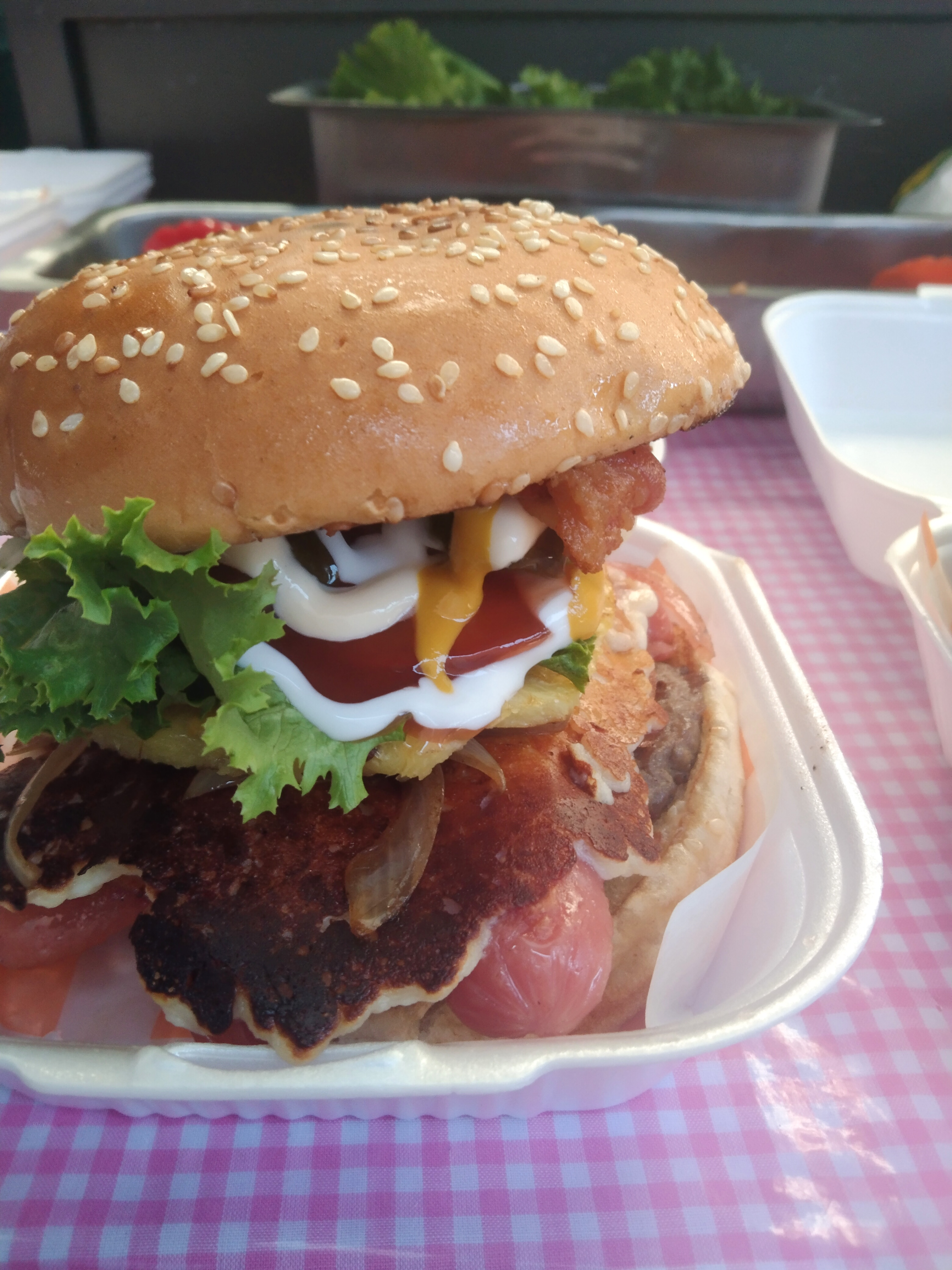 "Luchis" burgers and more image 3