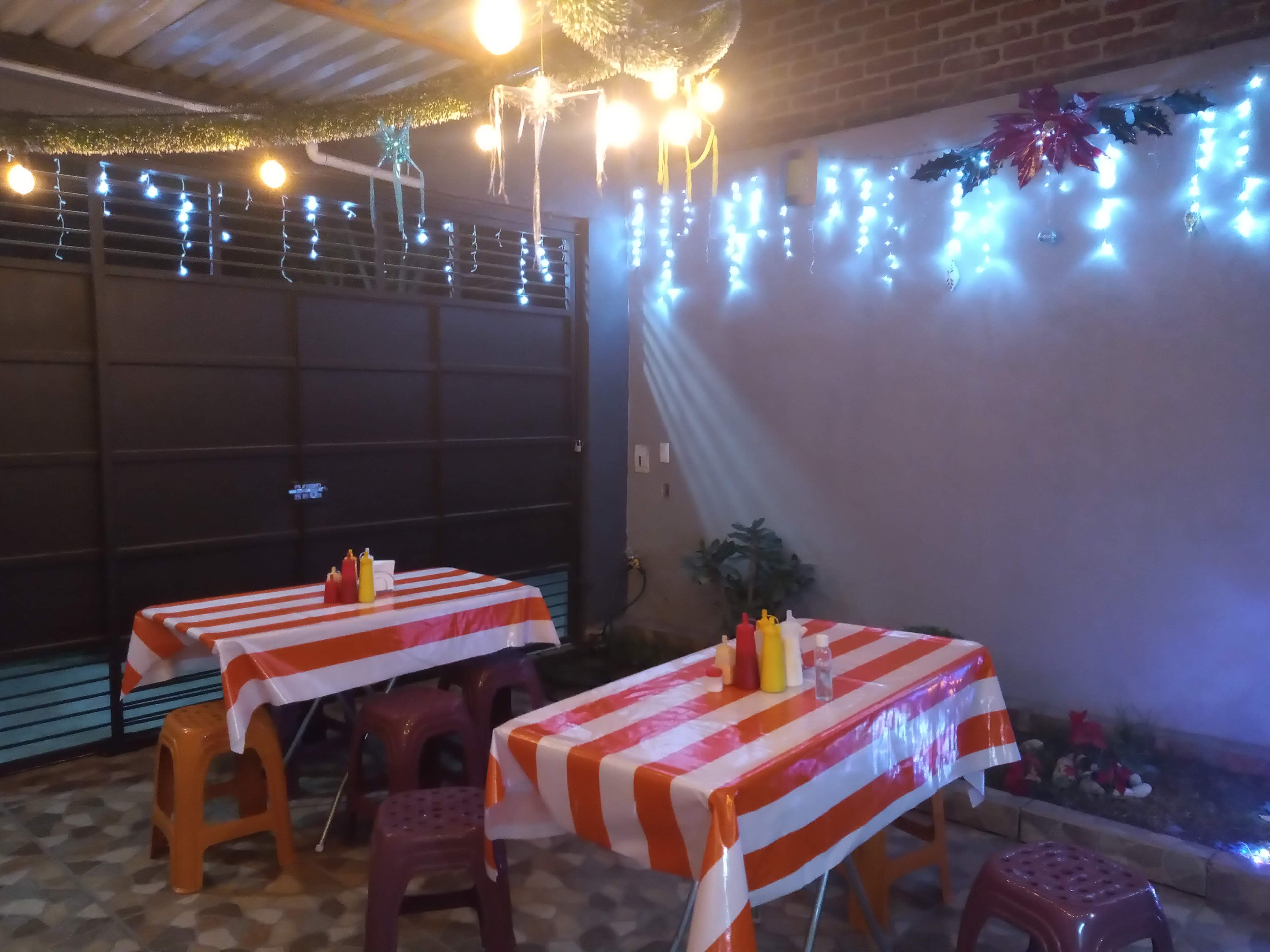 "Luchis" burgers and more image 7