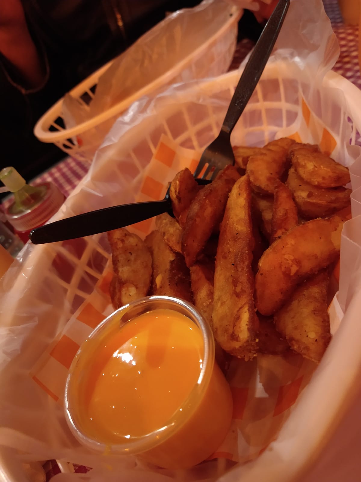 "Luchis" burgers and more image 9