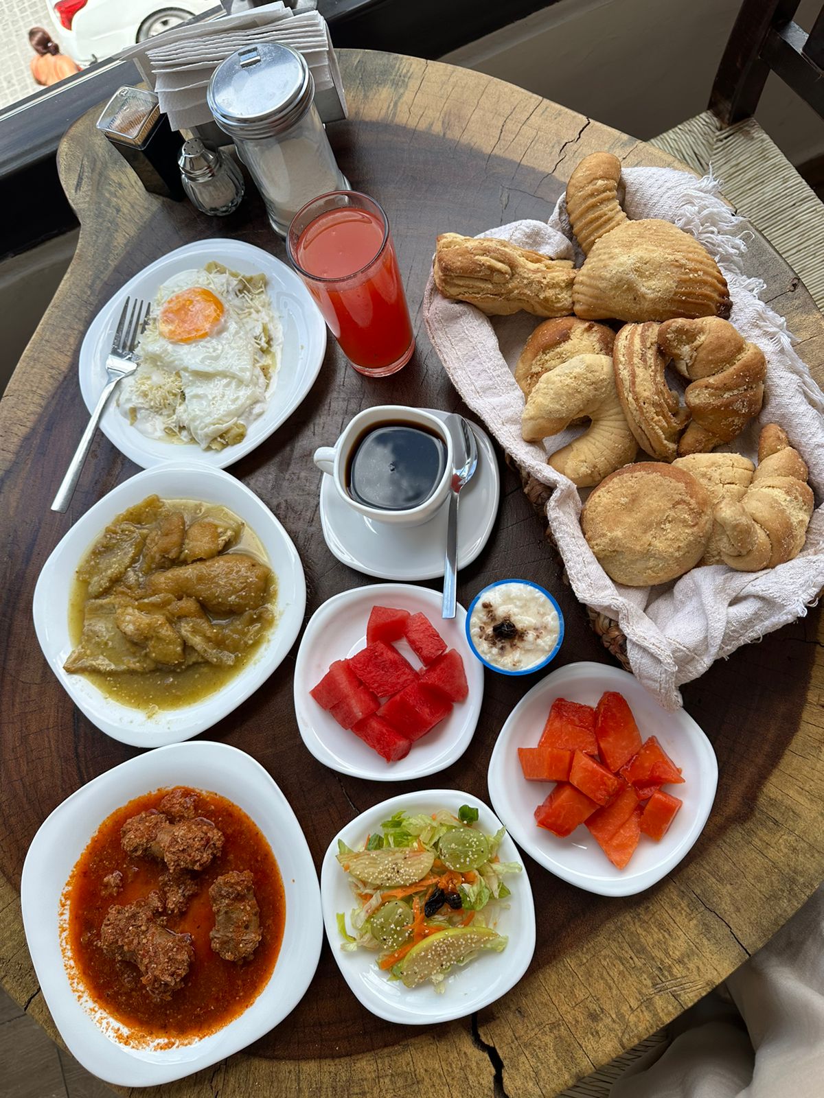 Restaurante café, terraza bufet la parroquia image 3