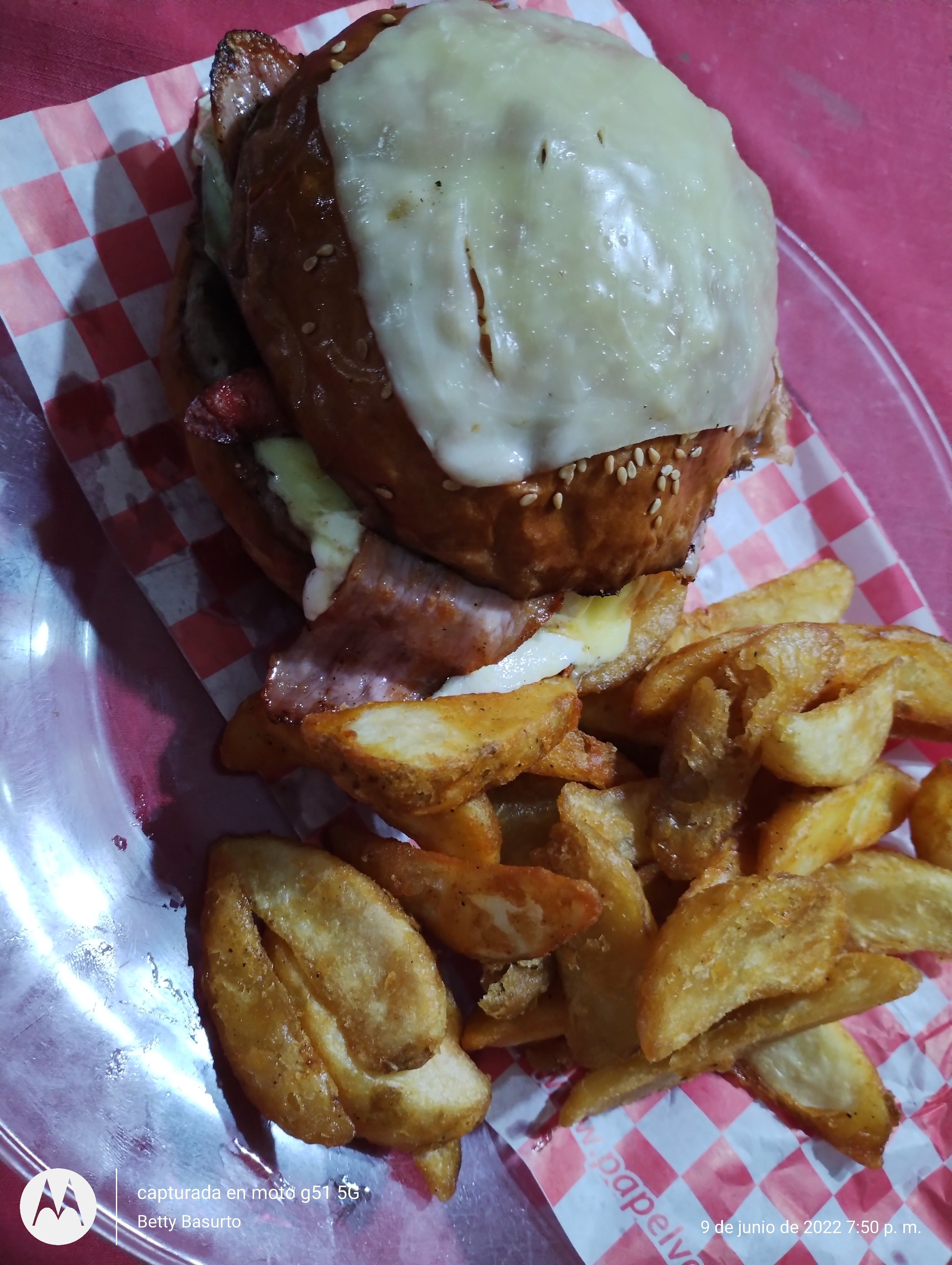 Ah La Burguer image 8