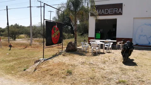 Santa Cruda image 3