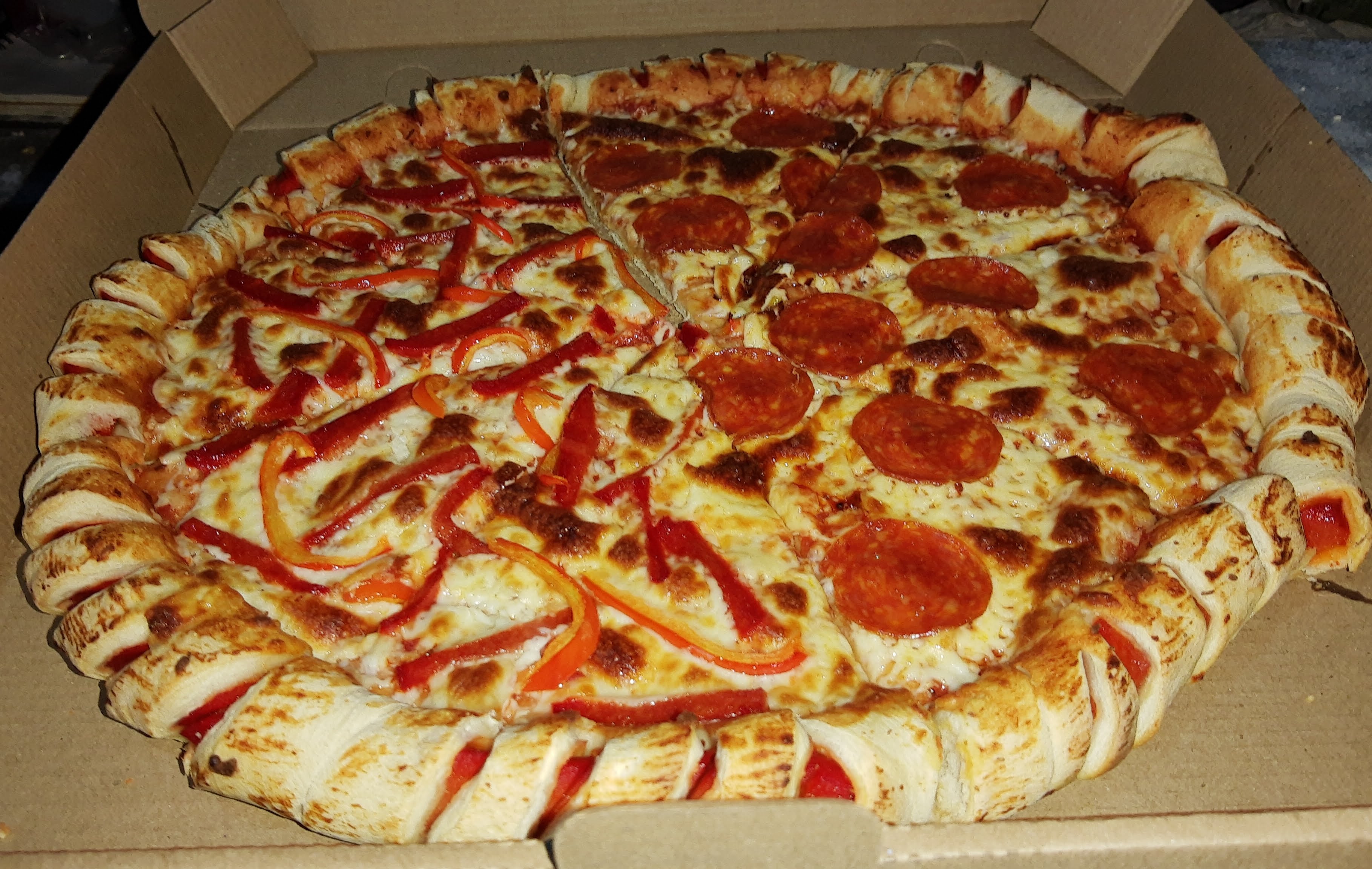 Derek's pizza cumuatillo image 2