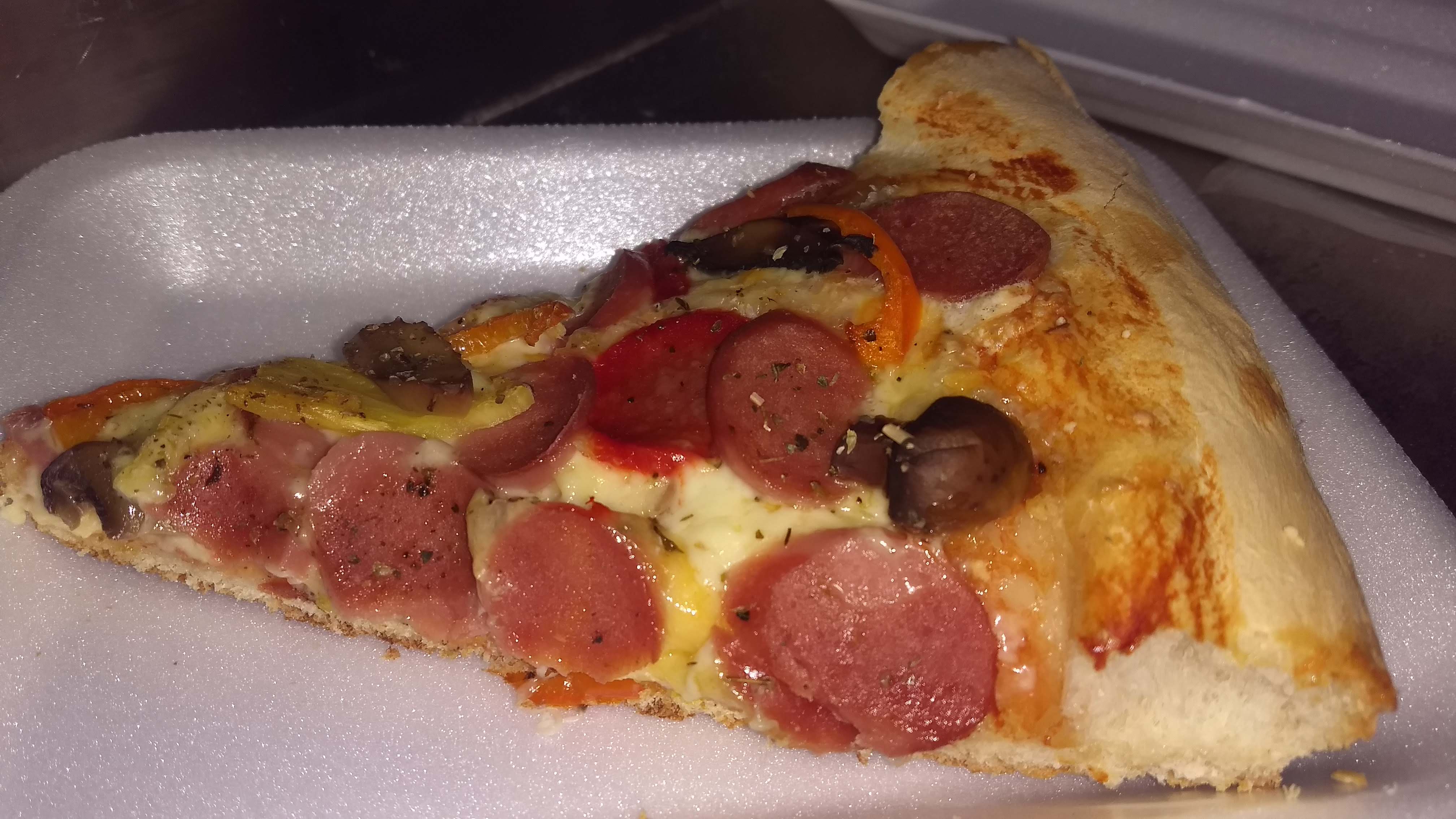 Derek's pizza cumuatillo image 3