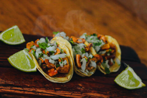 Tortas y Tacos El Ñeroo image 2