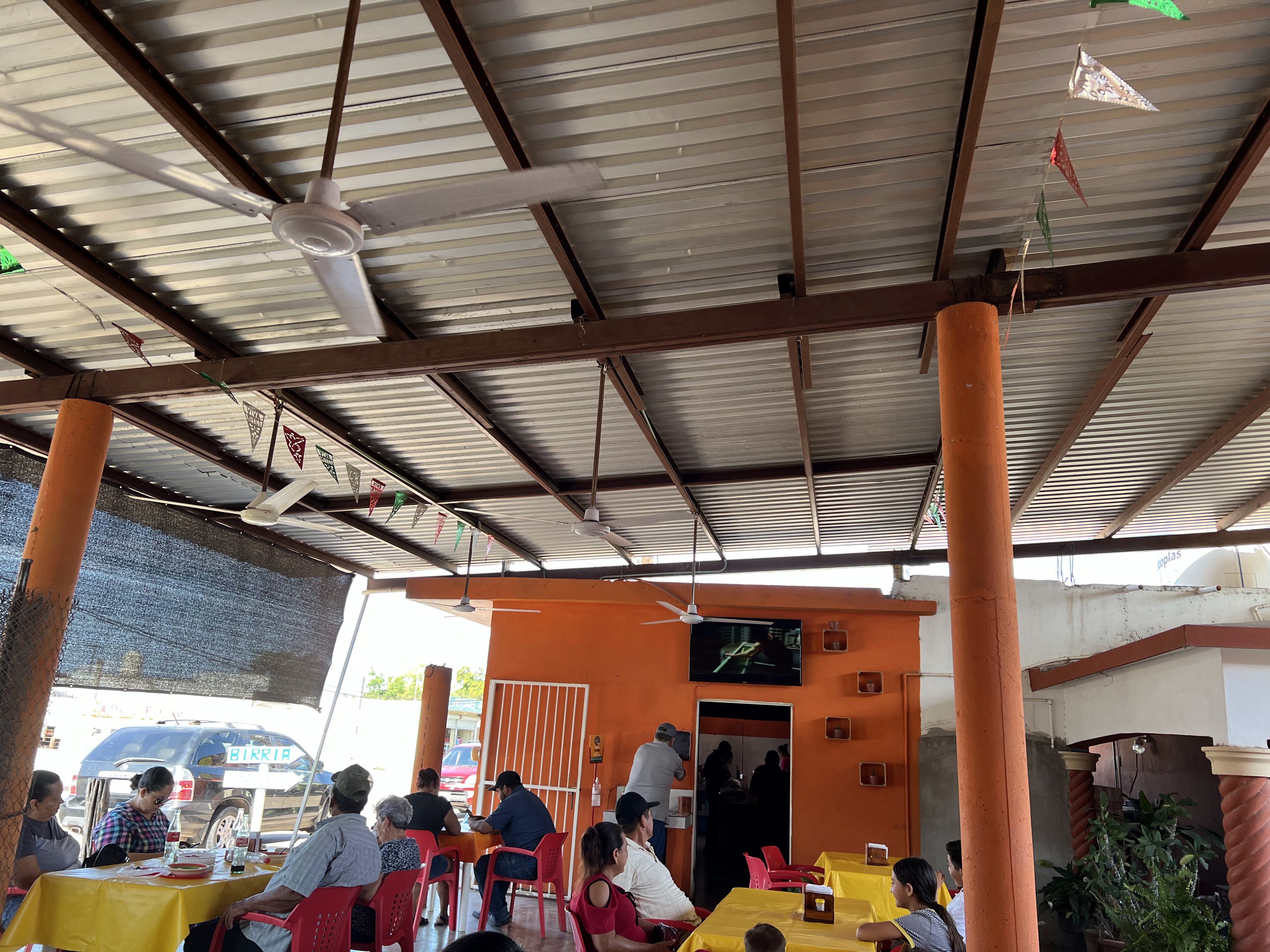Birrieria El Poncho image 4