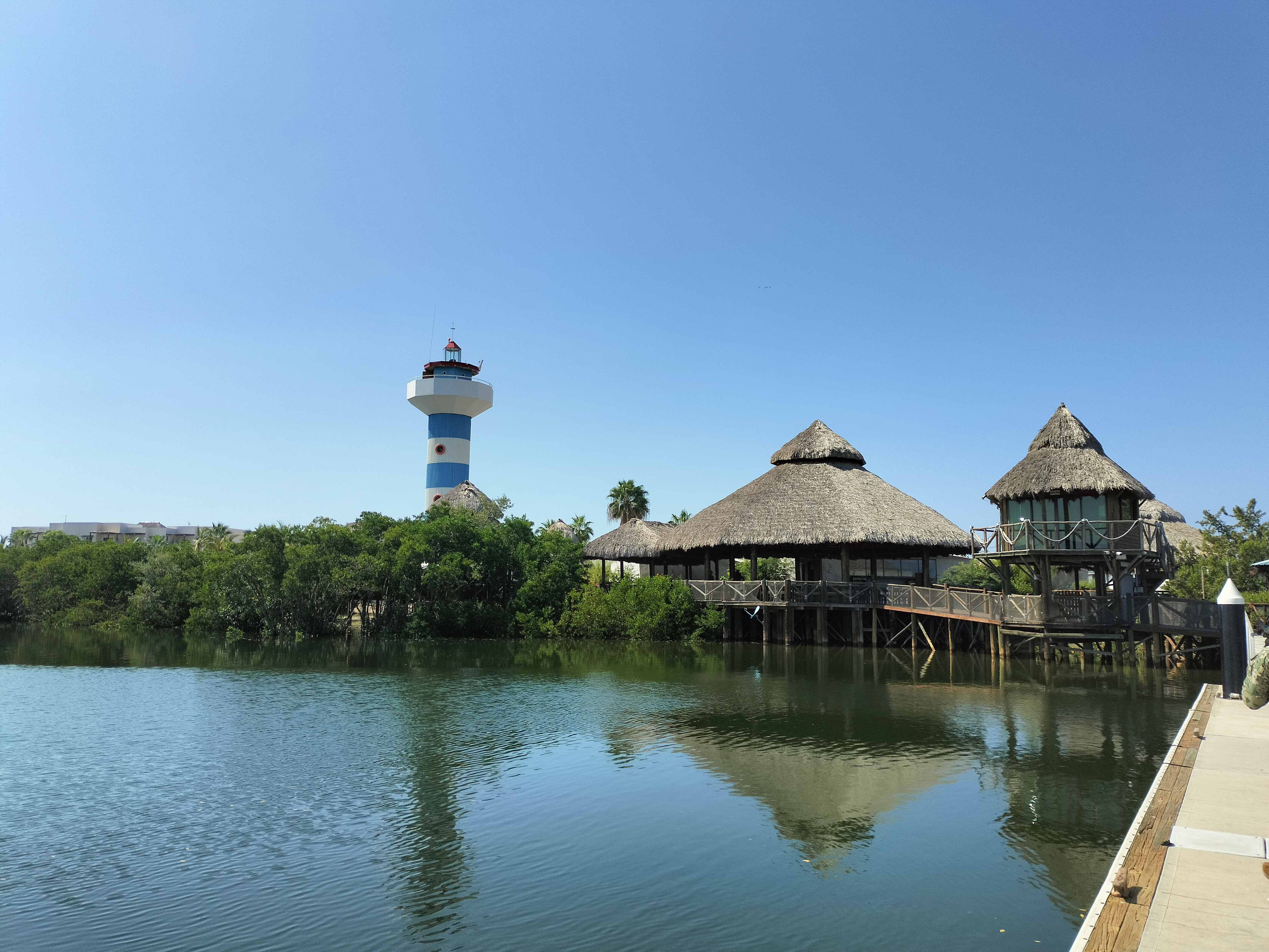 Marina Isla Cortes image 4