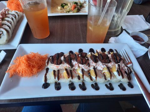 Ranch Roll Sushi Chinitos Angostura image 6