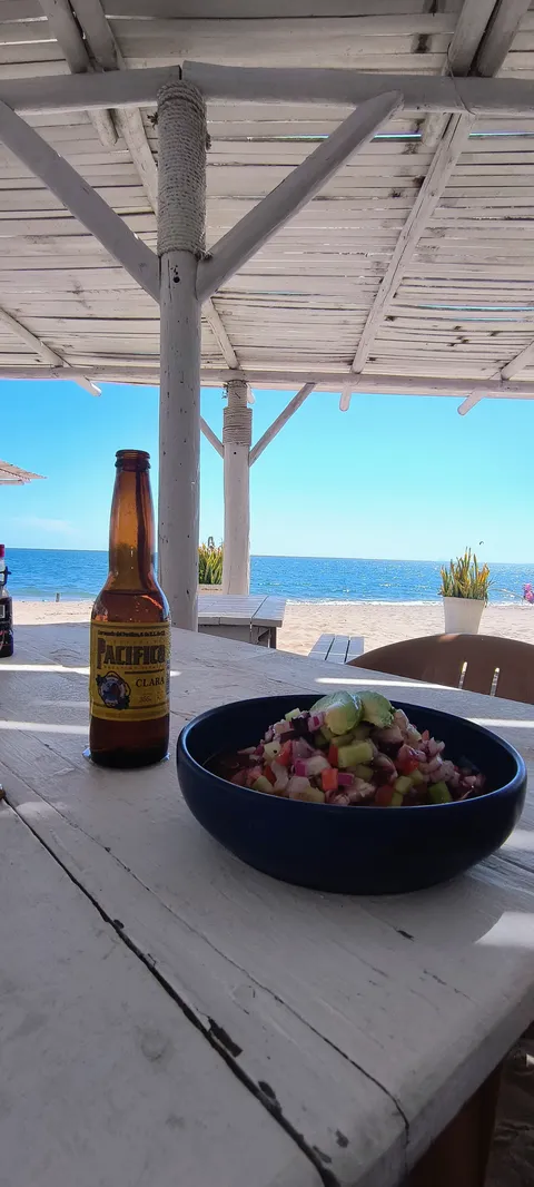 Manglar Beach Restaurant image 2