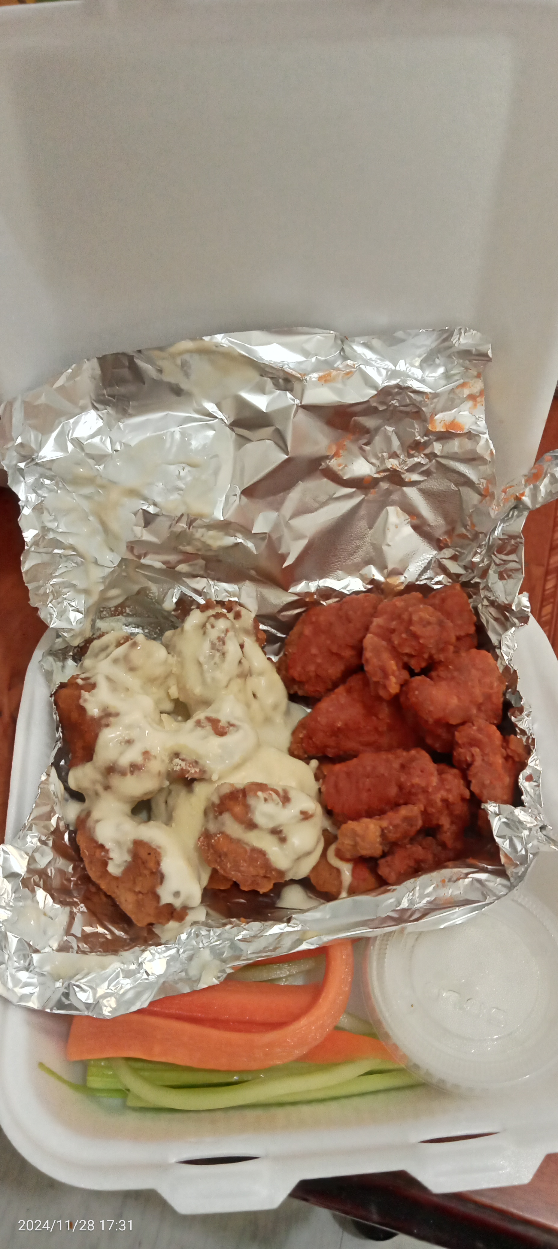 Monchis Wings image 2