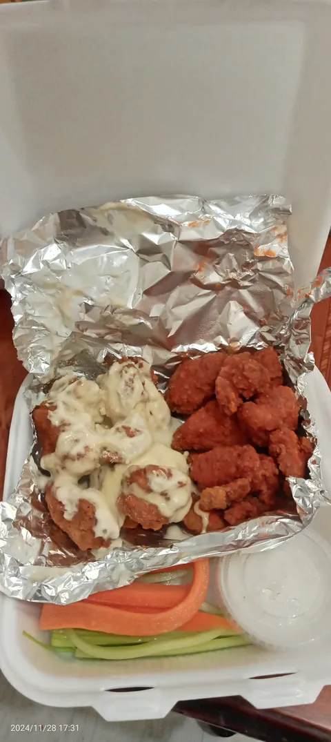 Monchis Wings image 2