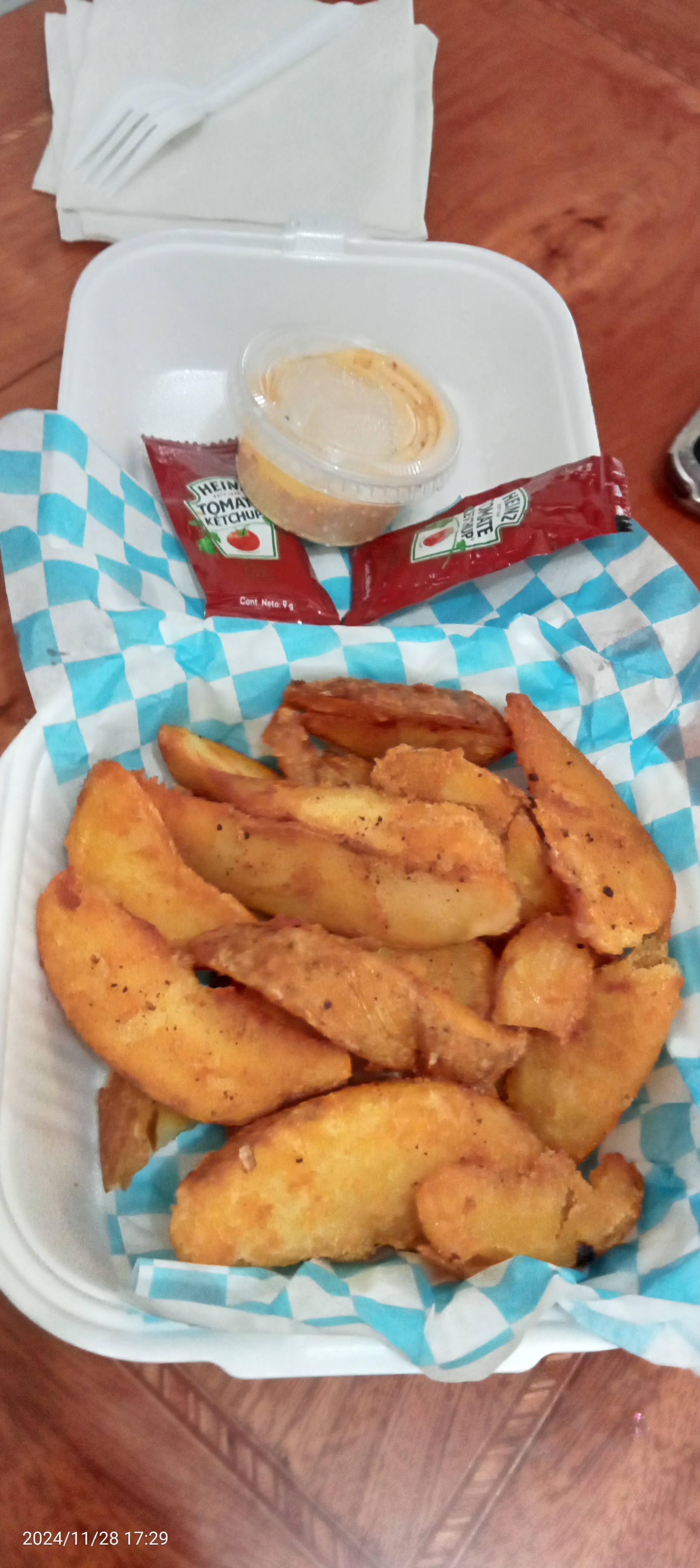 Monchis Wings image 3